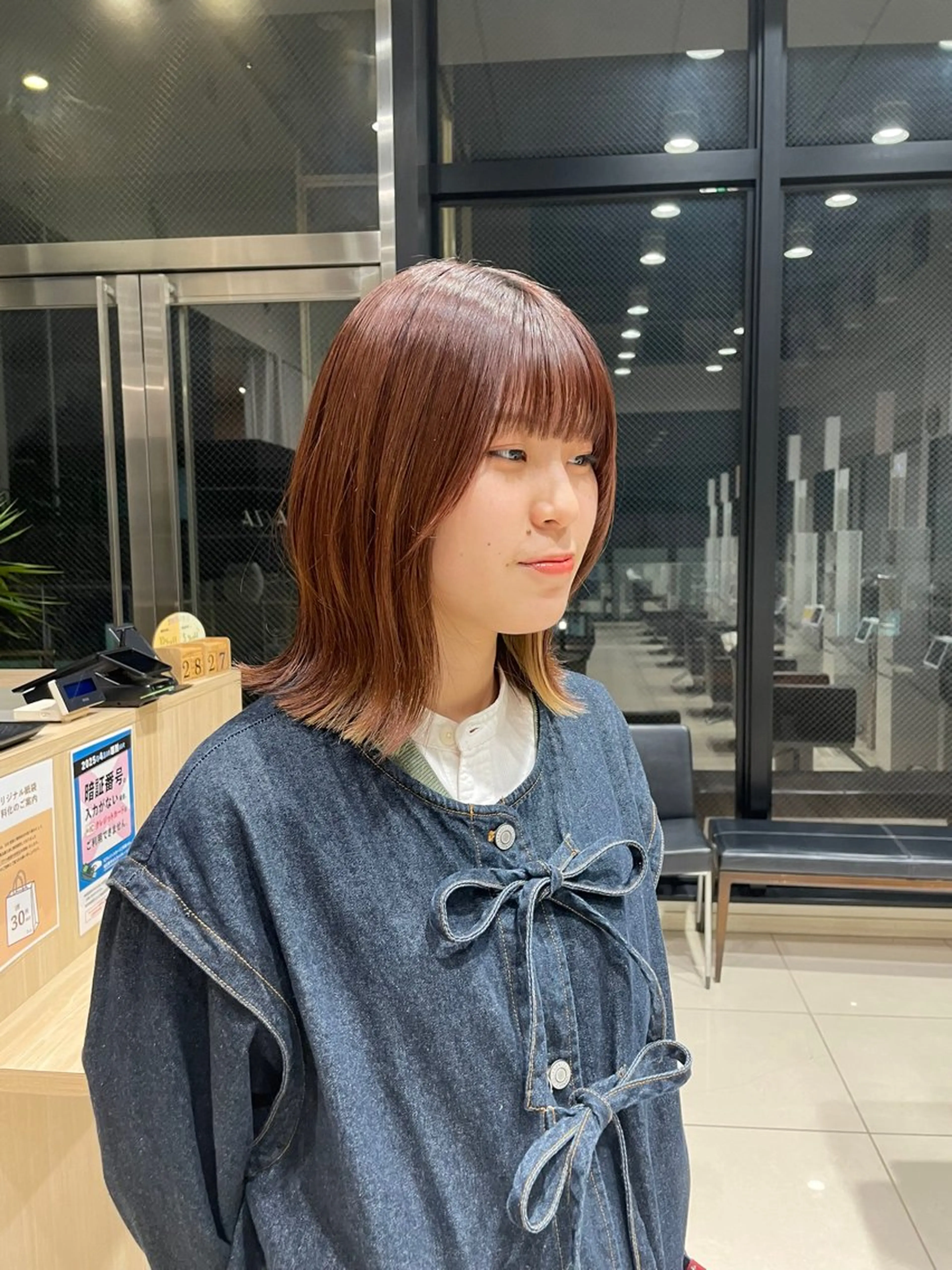 ミディアム 小池 夏生のヘアスタイル