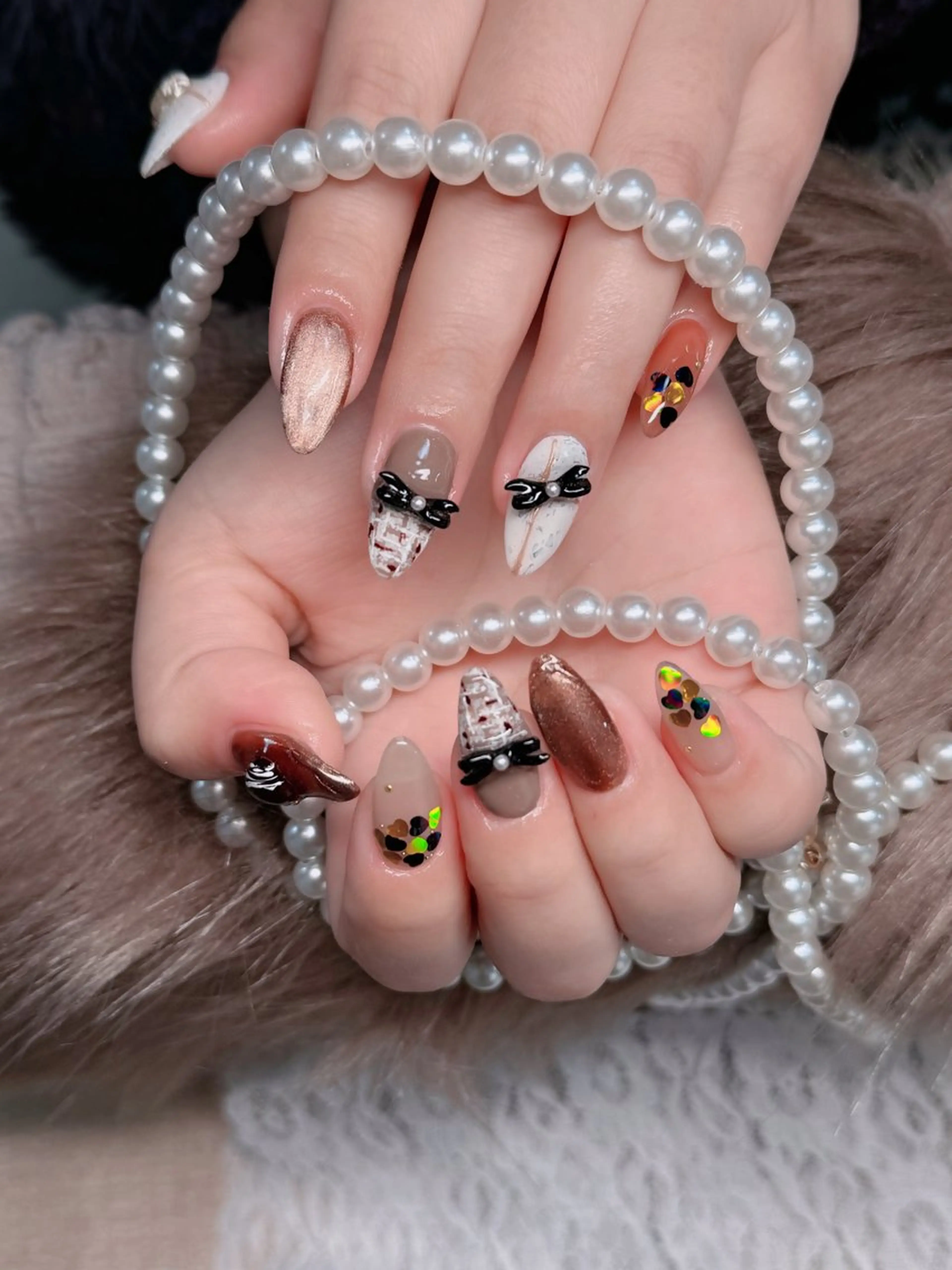 ネイル オーロラネイル フレンチネイル ジェルネイル ハロウィン キラキラネイル H.baby Nail Salonのネイルデザイン