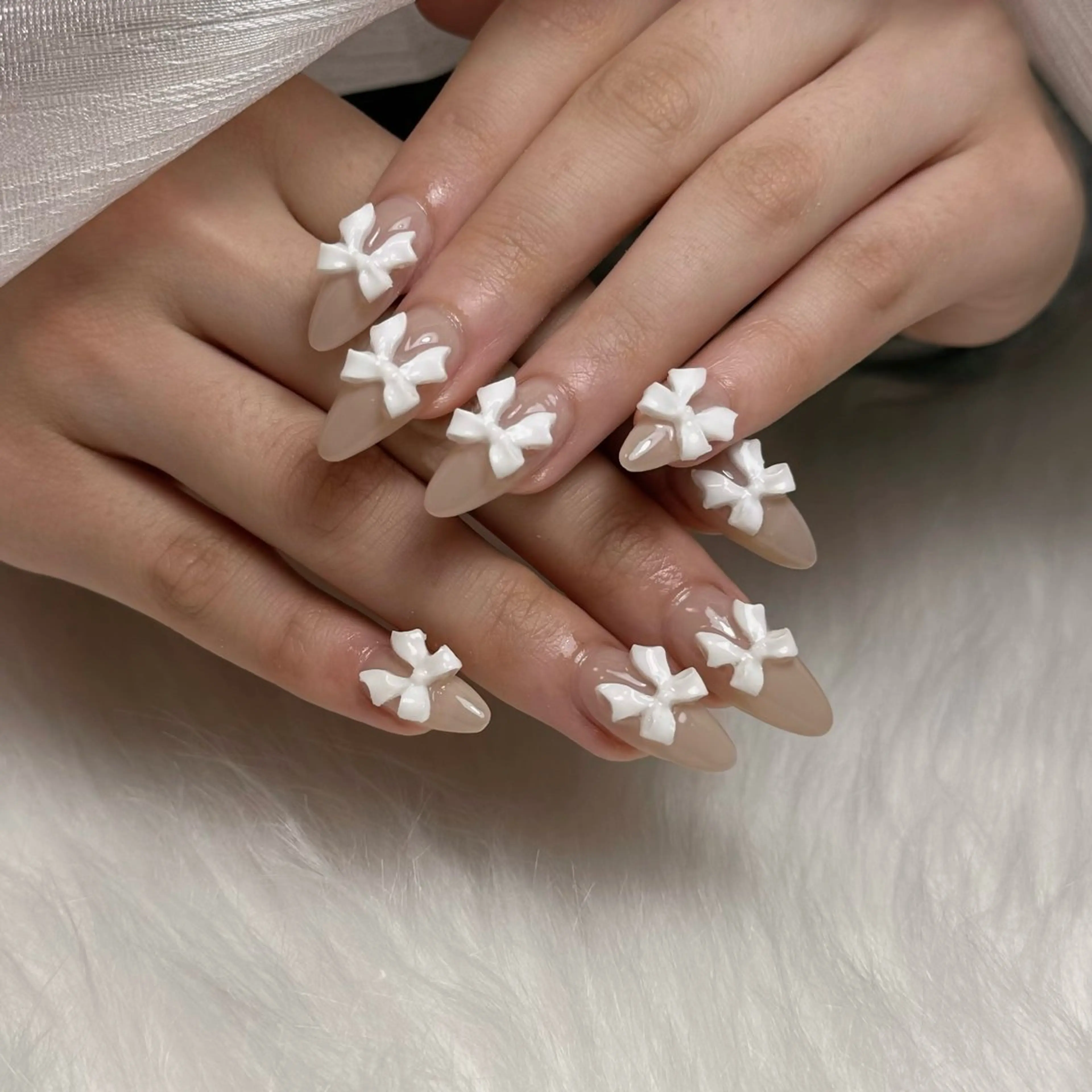 ネイル ガーリー リボン ワンホンネイル nailsalon ChuColaのネイルデザイン