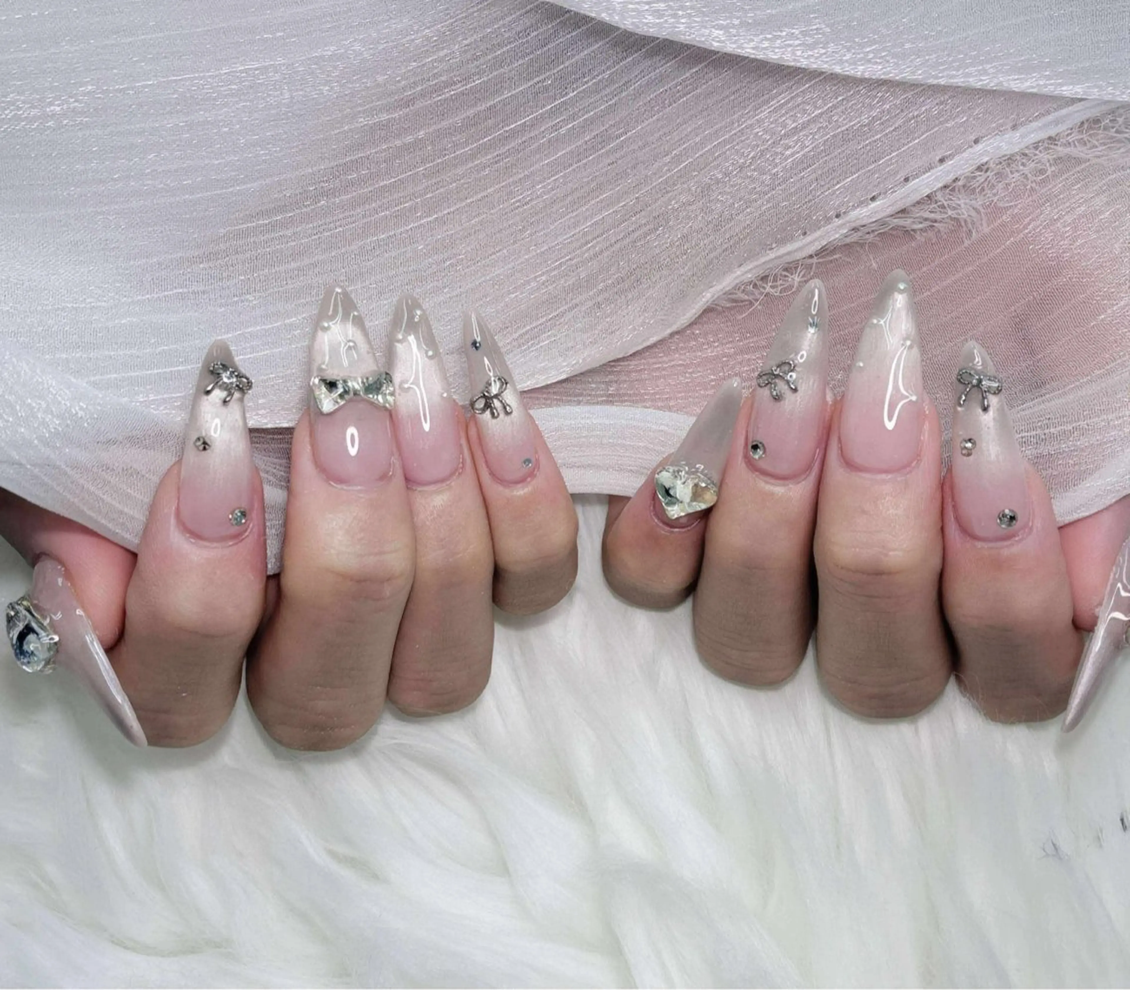 ネイル フレンチネイル グラデーション 韓国ネイル マグネットネイル ニュアンスネイル ハンドネイル Squeen Nailのネイルデザイン