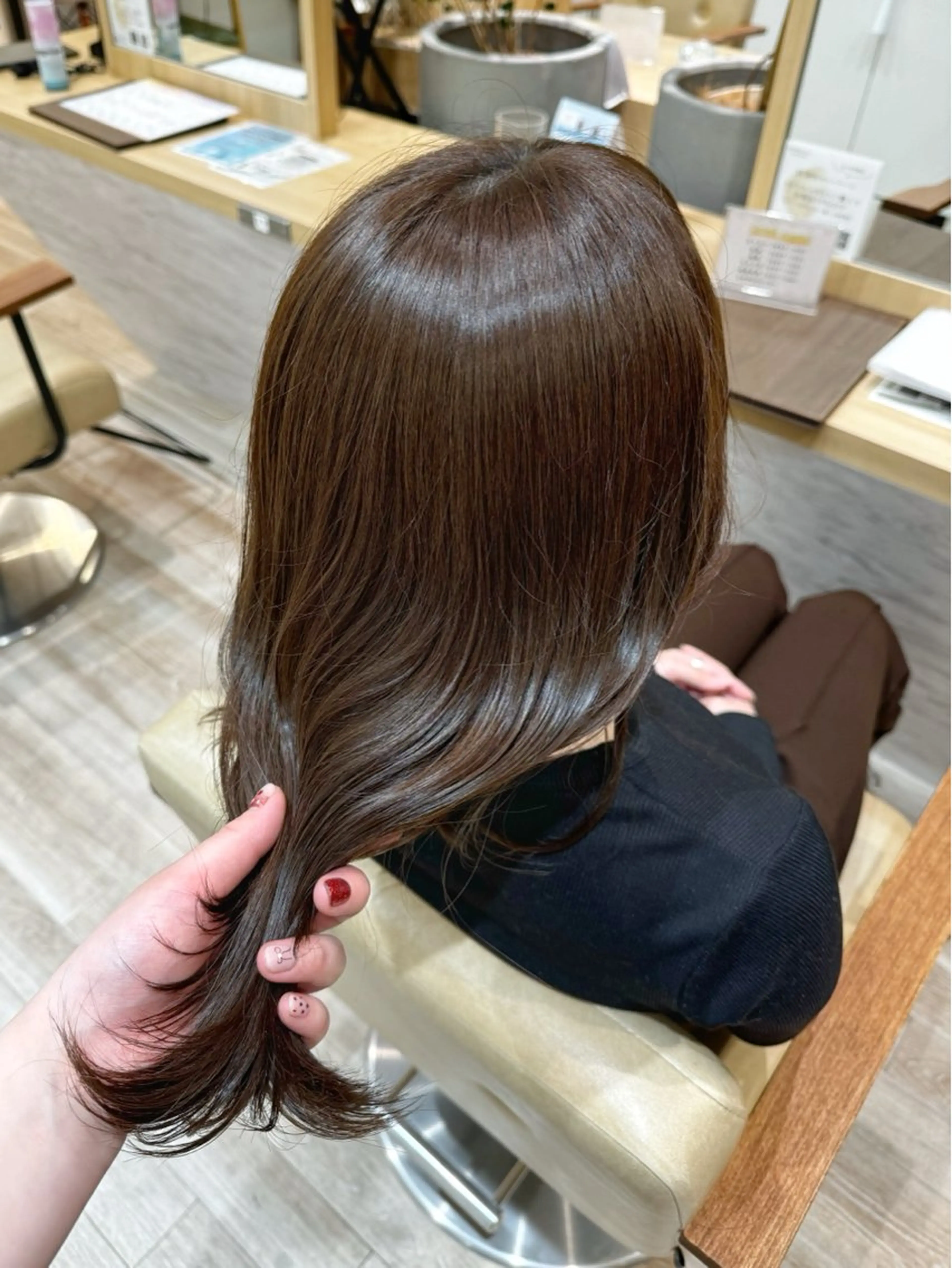 セミロング カラー 成田 悠里【鶴見 BONECCA】のヘアスタイル