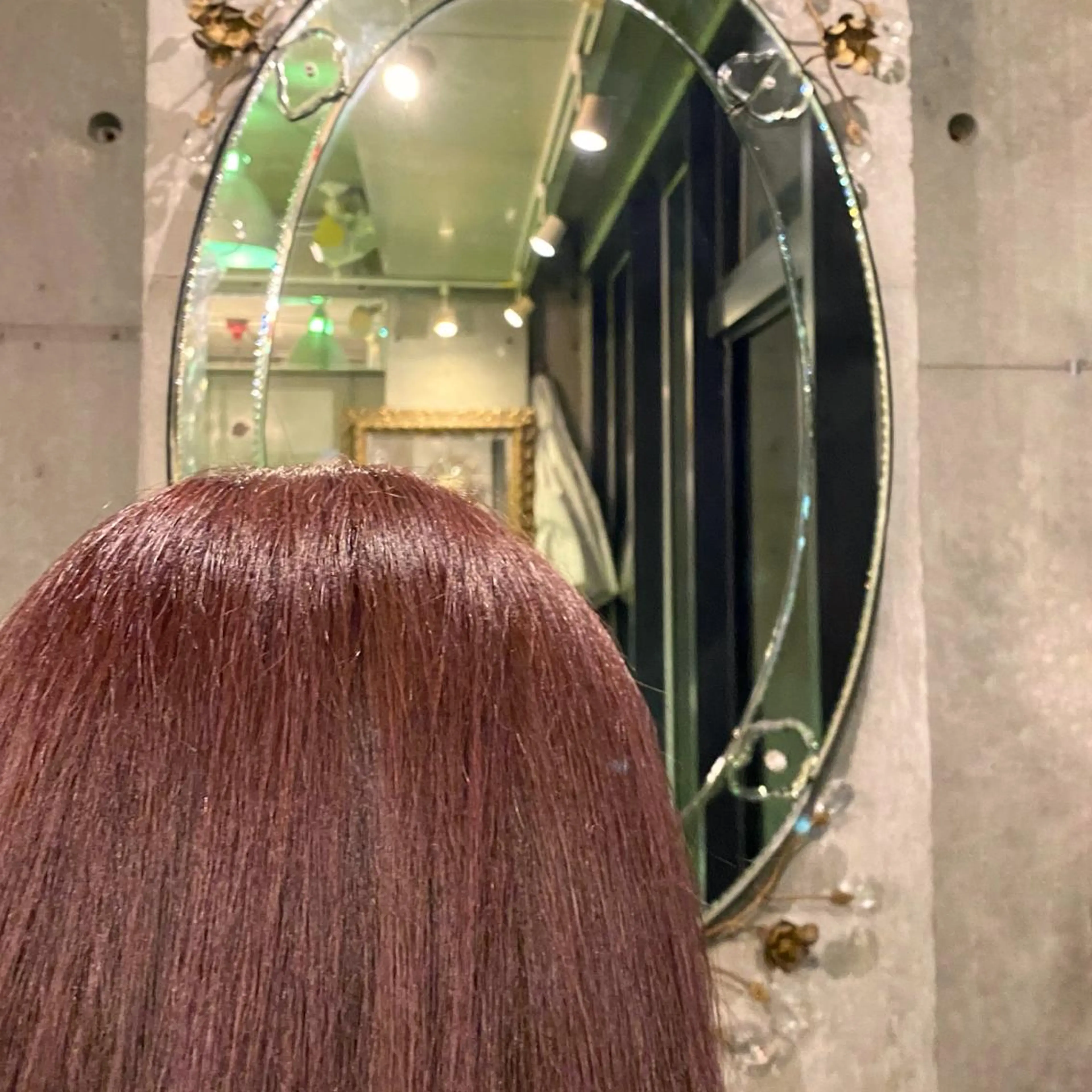 ミディアム カラー ヘアアレンジ ヘアカラー トリートメント ヘアセット ボブ｜韓国｜美髪矯正 ｜amika🌙のヘアスタイル