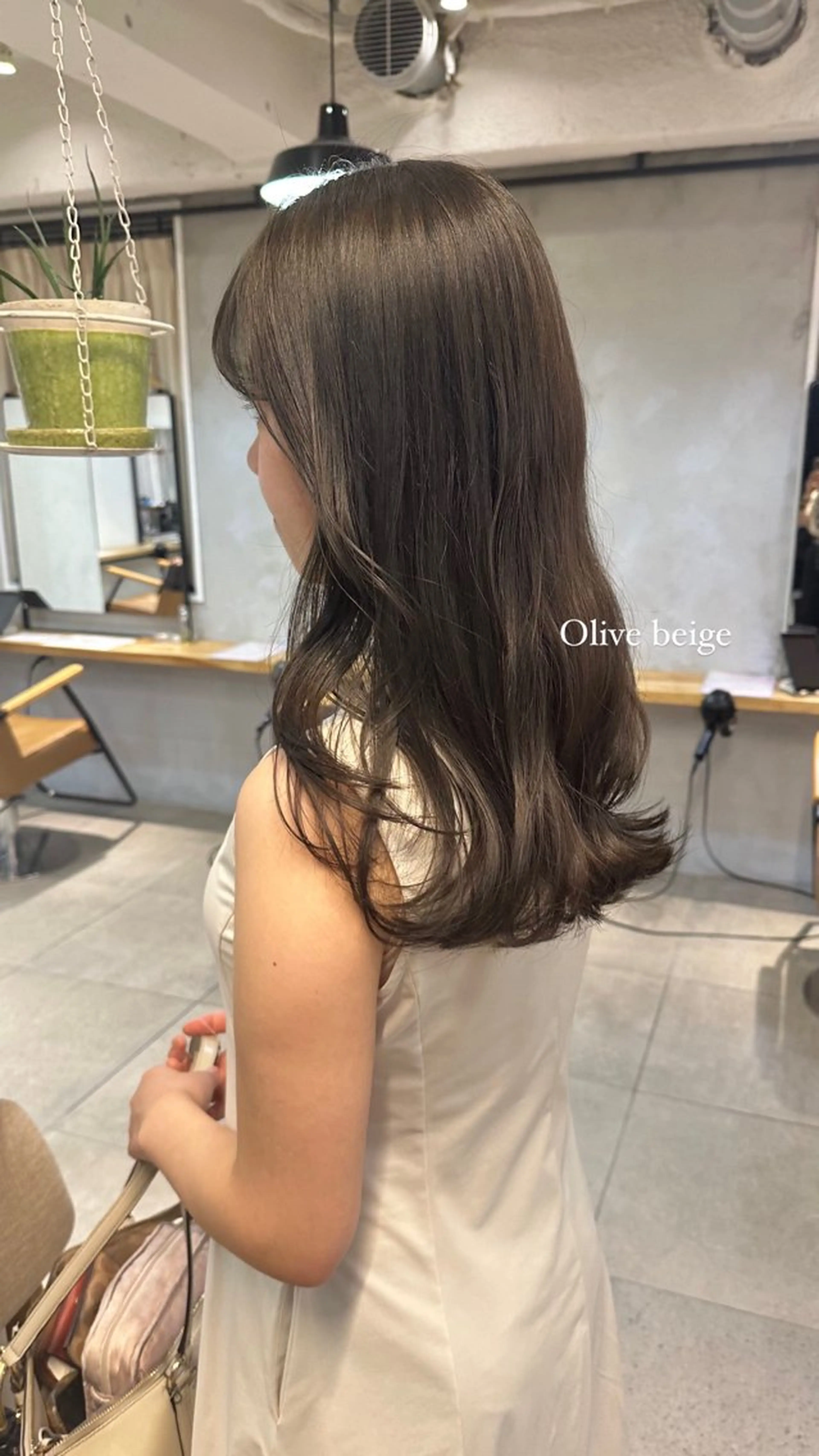 ロング カラー ブリーチ ハイトーンカラー ブリーチなしカラー ボブ ロング REINA☁️透明感 カラー/ぷつっと♡のヘアスタイル