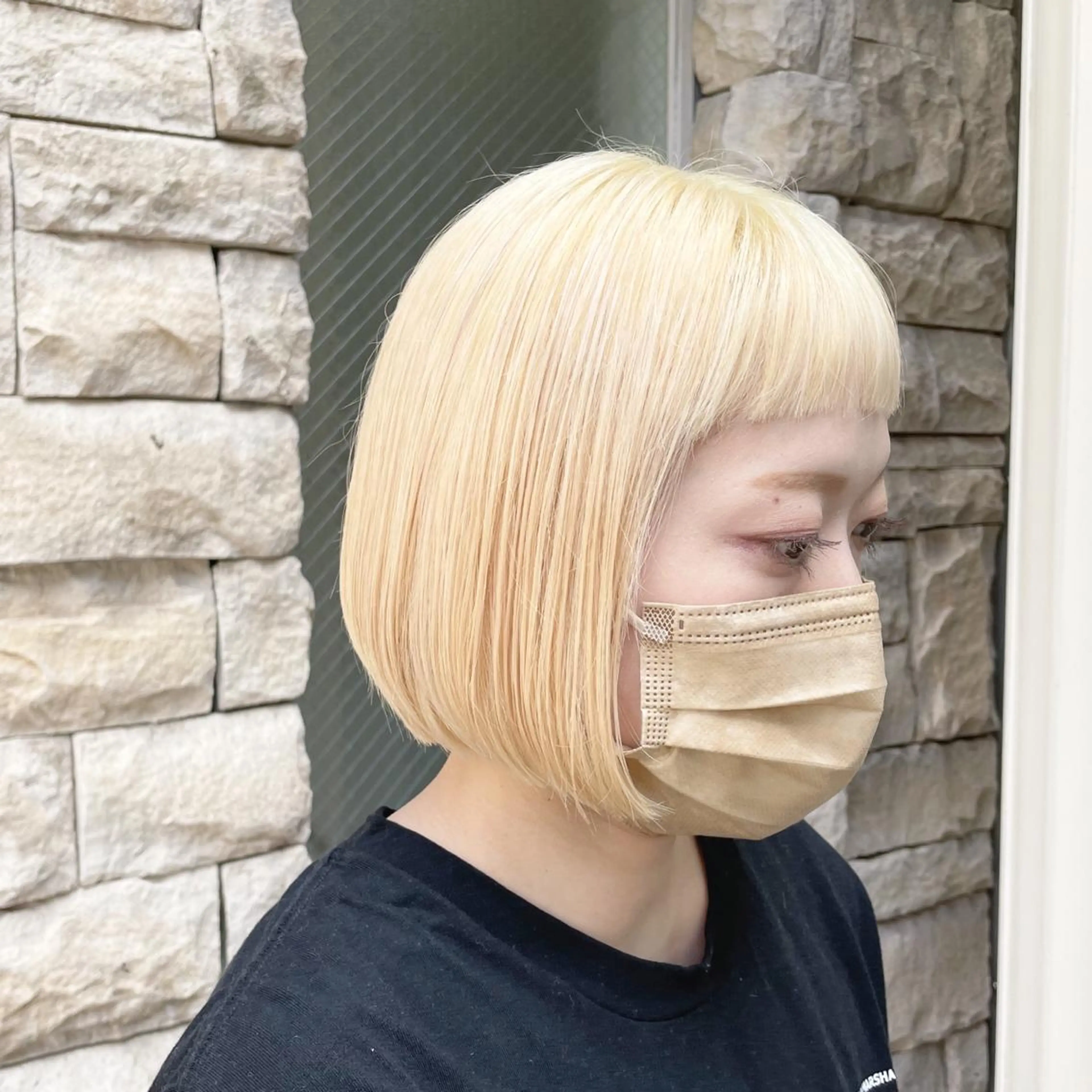 ショート カラー 抜きっぱなしブロンド ブロンド EMANON天神所属・Hitomi Ezakiのヘアスタイル