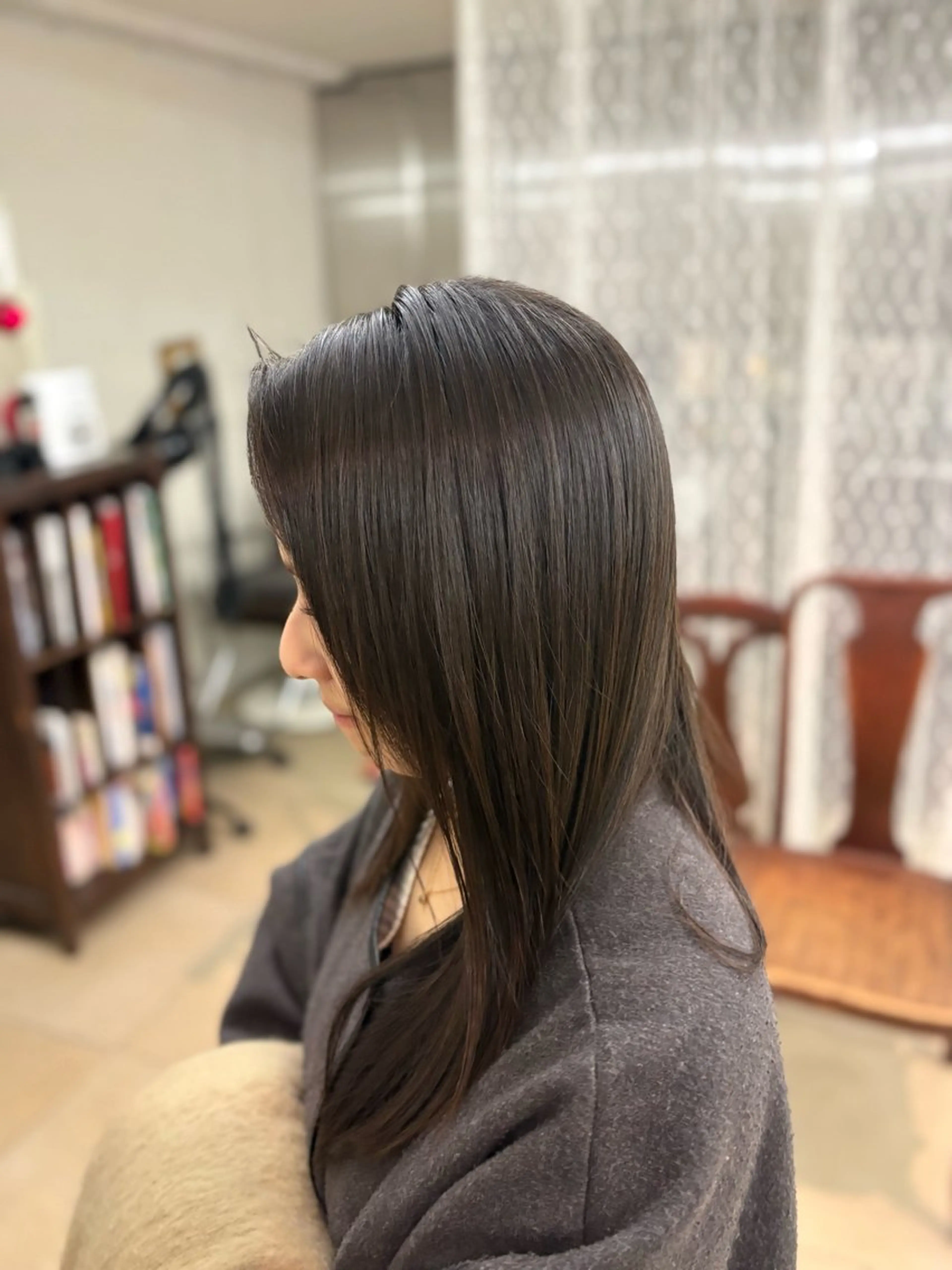 セミロング 縮毛矯正 オブヘア表参道店所属・オブヘア表参道 竹入優将のヘアスタイル