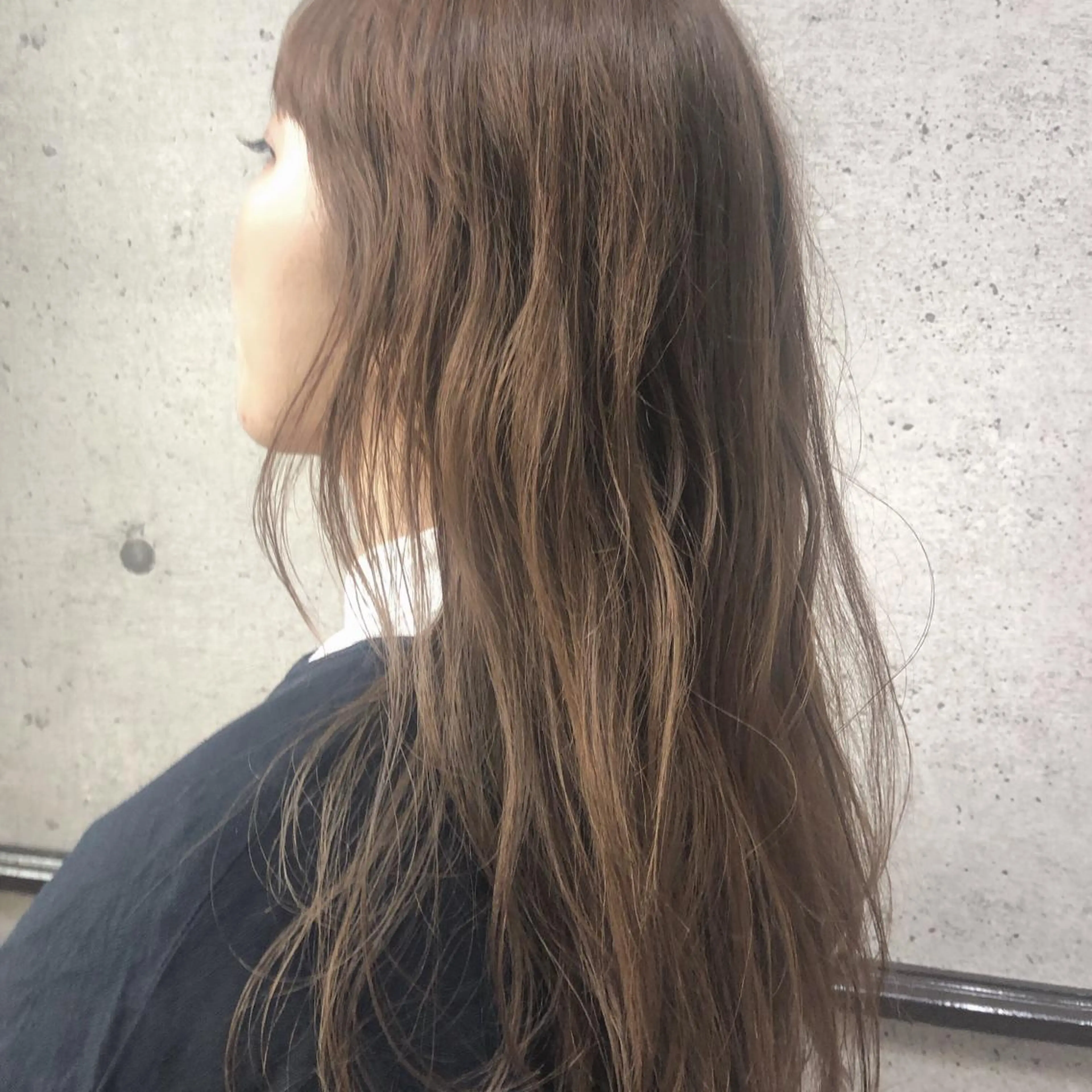 ロング カラー ブリーチ ブリーチなしカラー カット ヘアカラー 江原 彩華のヘアスタイル