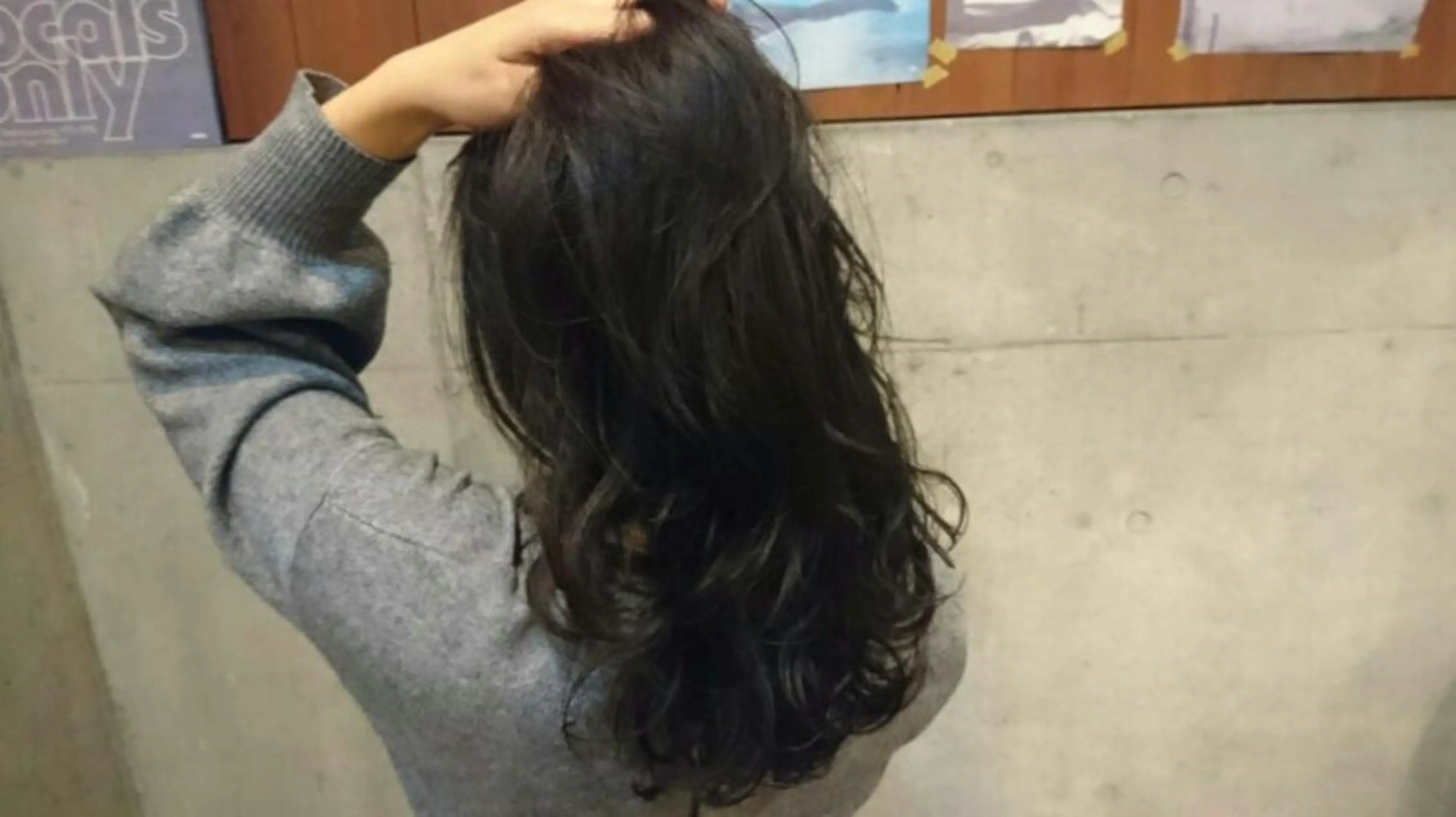 セミロング パーマ カラー 小田川 竜也のヘアスタイル