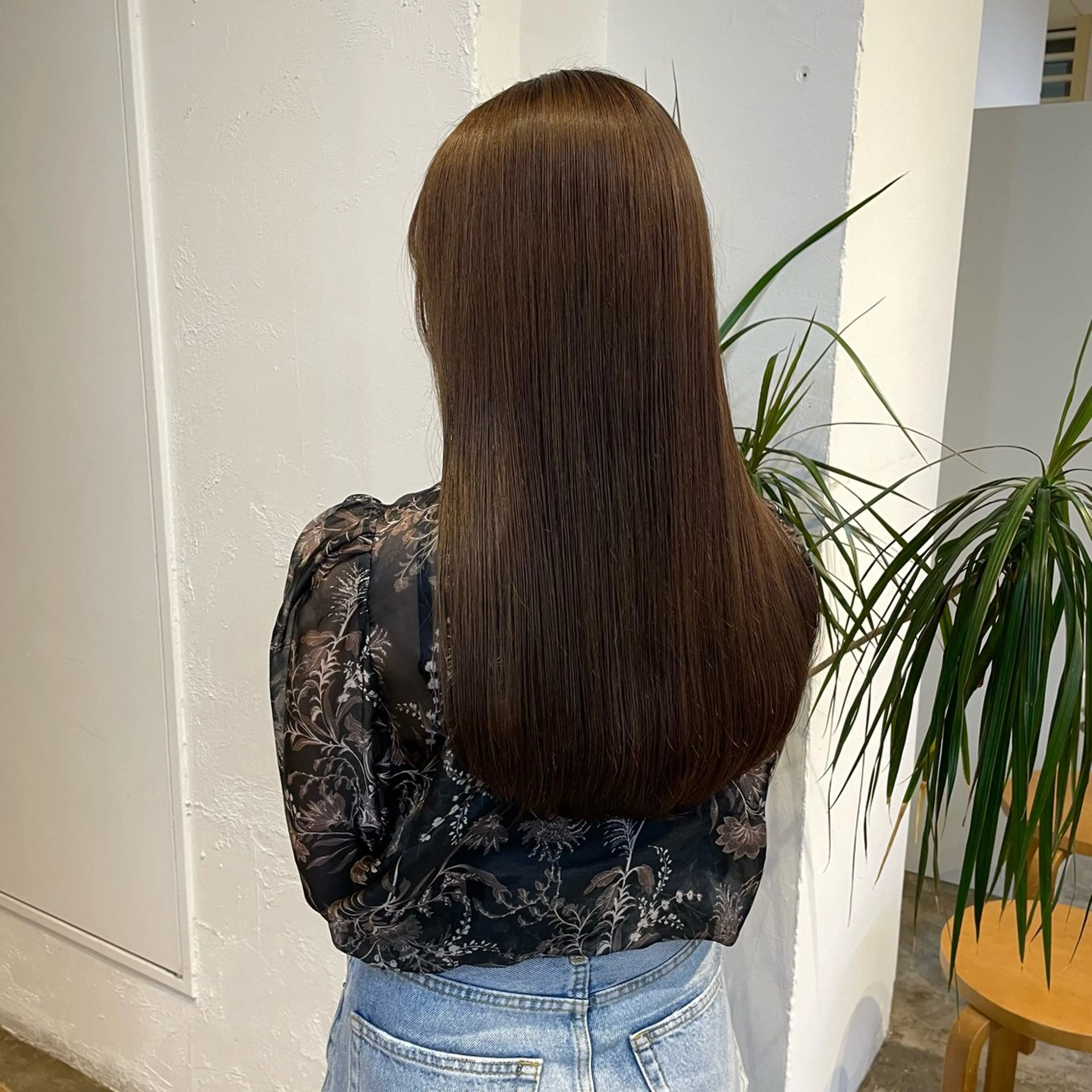 ロング カラー 透明感カラー イルミナカラー mina / 透明感ベージュカラーのヘアスタイル