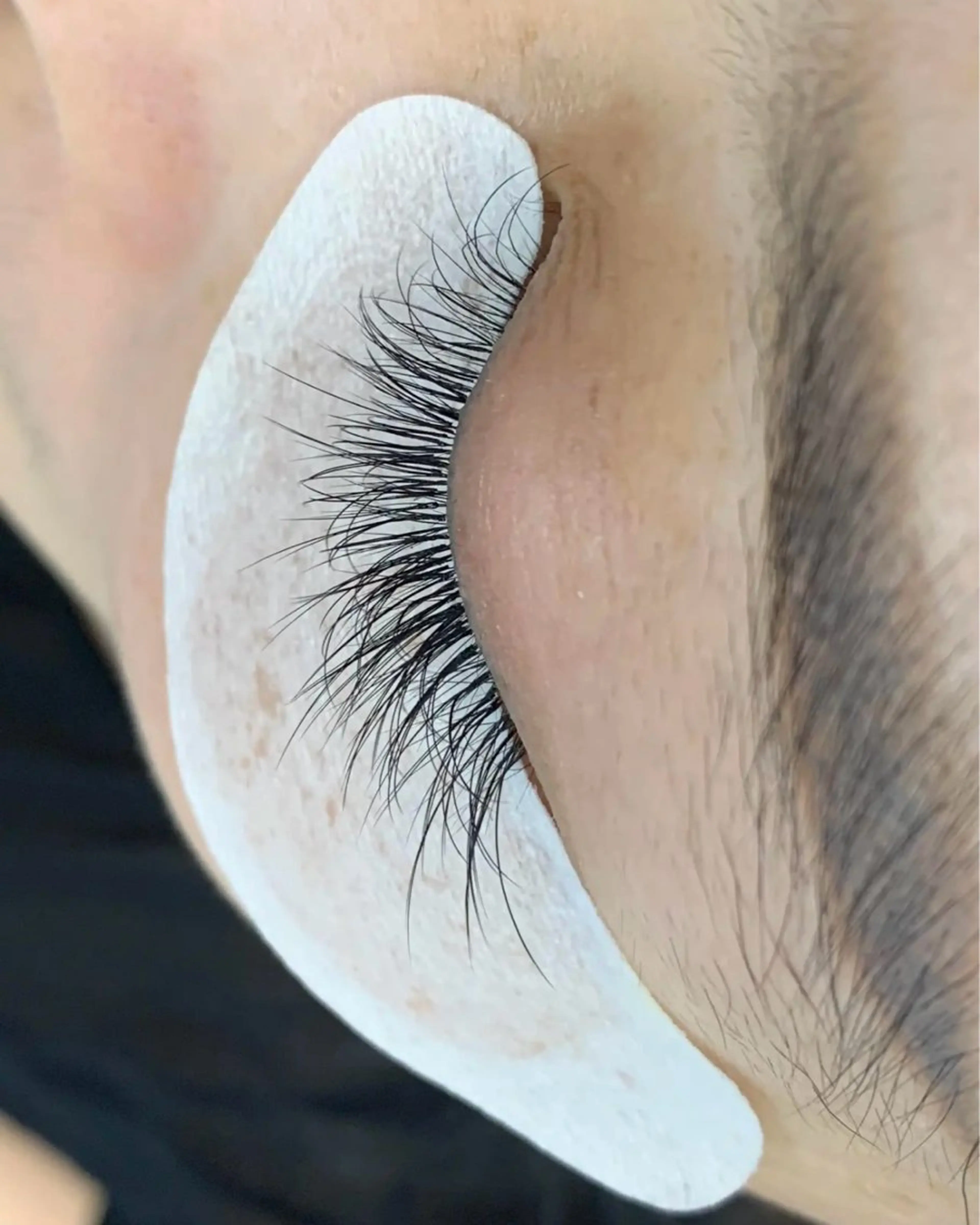 マツエク・マツパ 束感まつ毛 カラーマツエク フラットラッシュ パリジェンヌラッシュリフト まつげパーマ アベ カカのマツエク・マツパデザイン