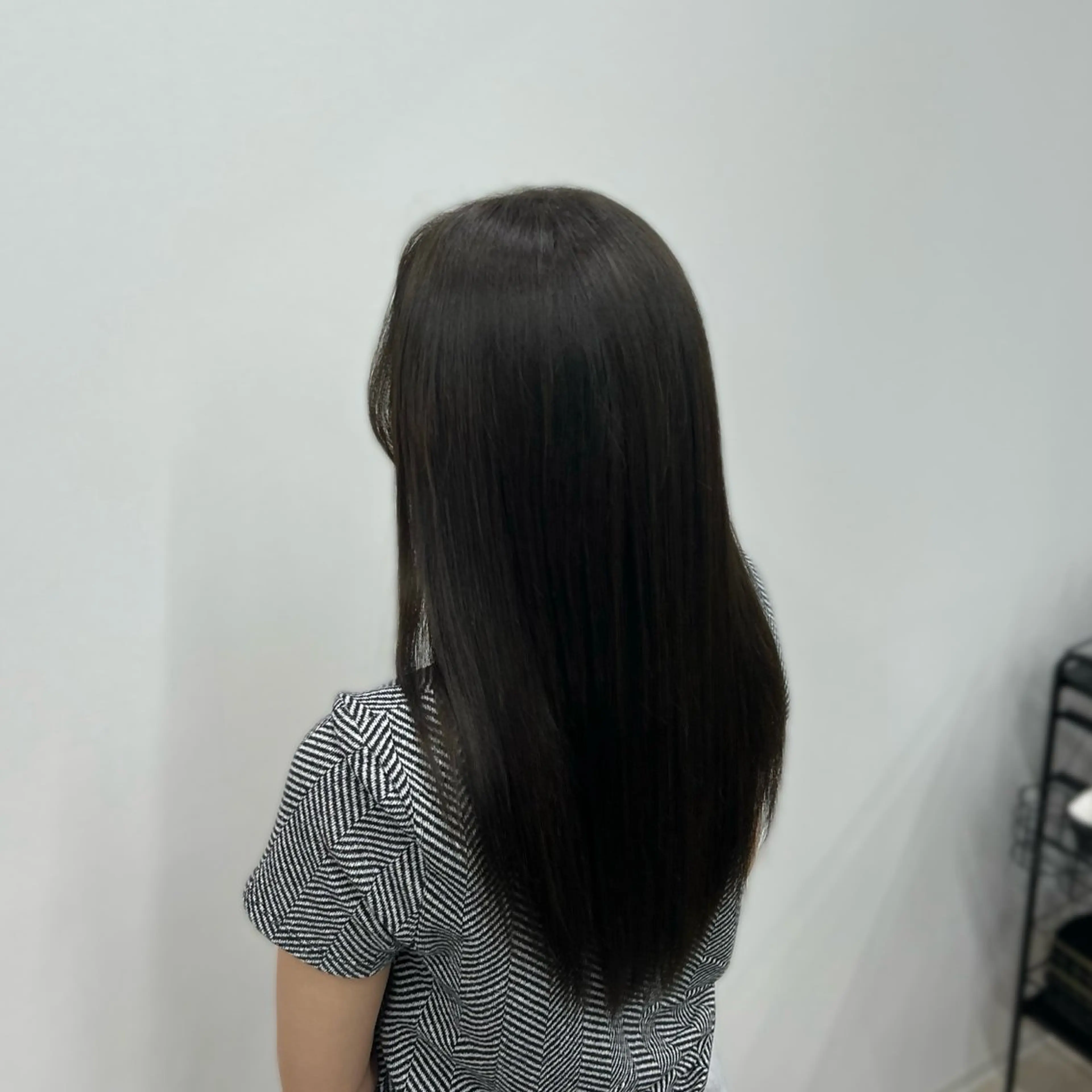 カラー ブリーチ 透明感カラー オリーブカラー art-Lago所属・平野 実優のヘアスタイル