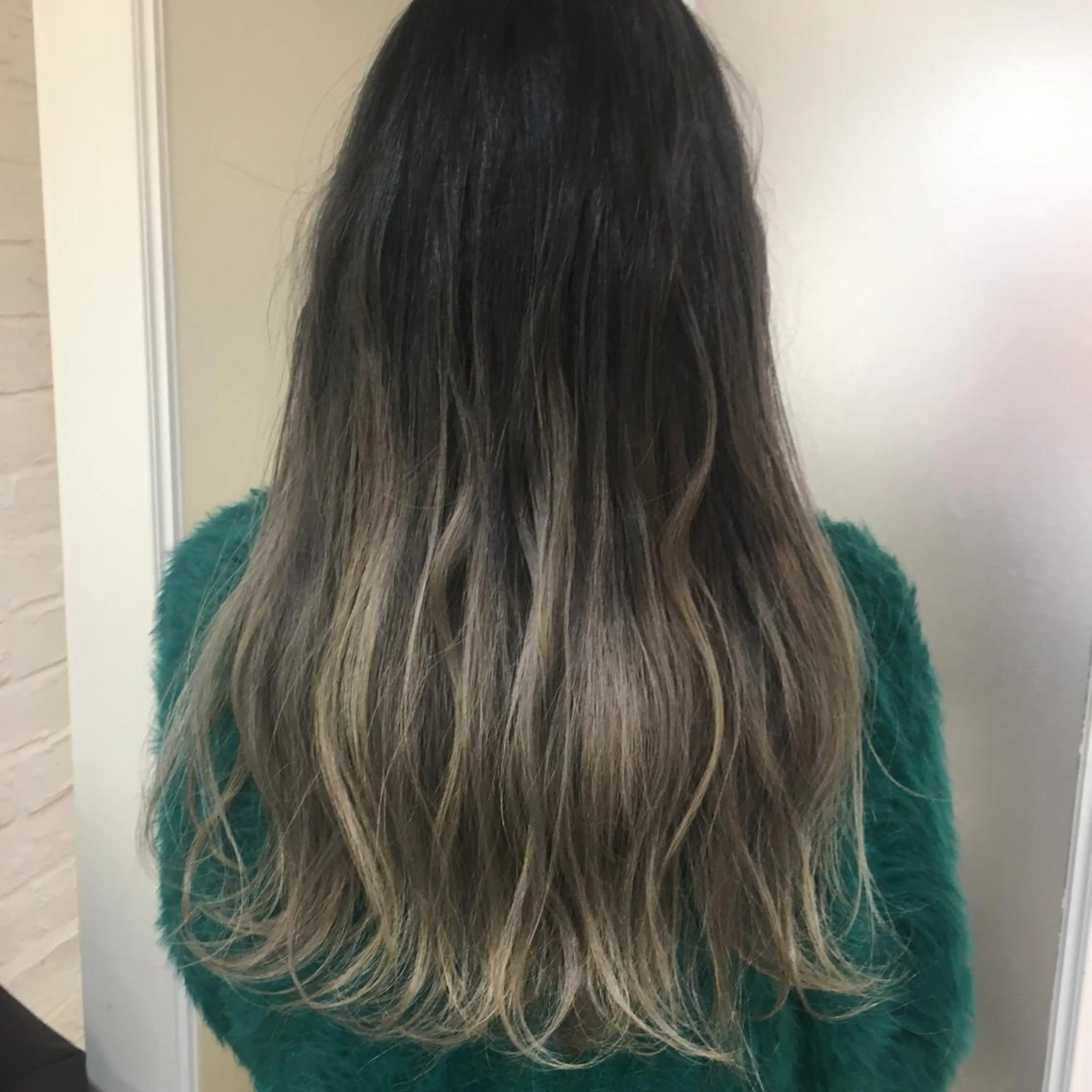 ロング カラー アッシュ グラデーションカラー 加藤 あやみのヘアスタイル