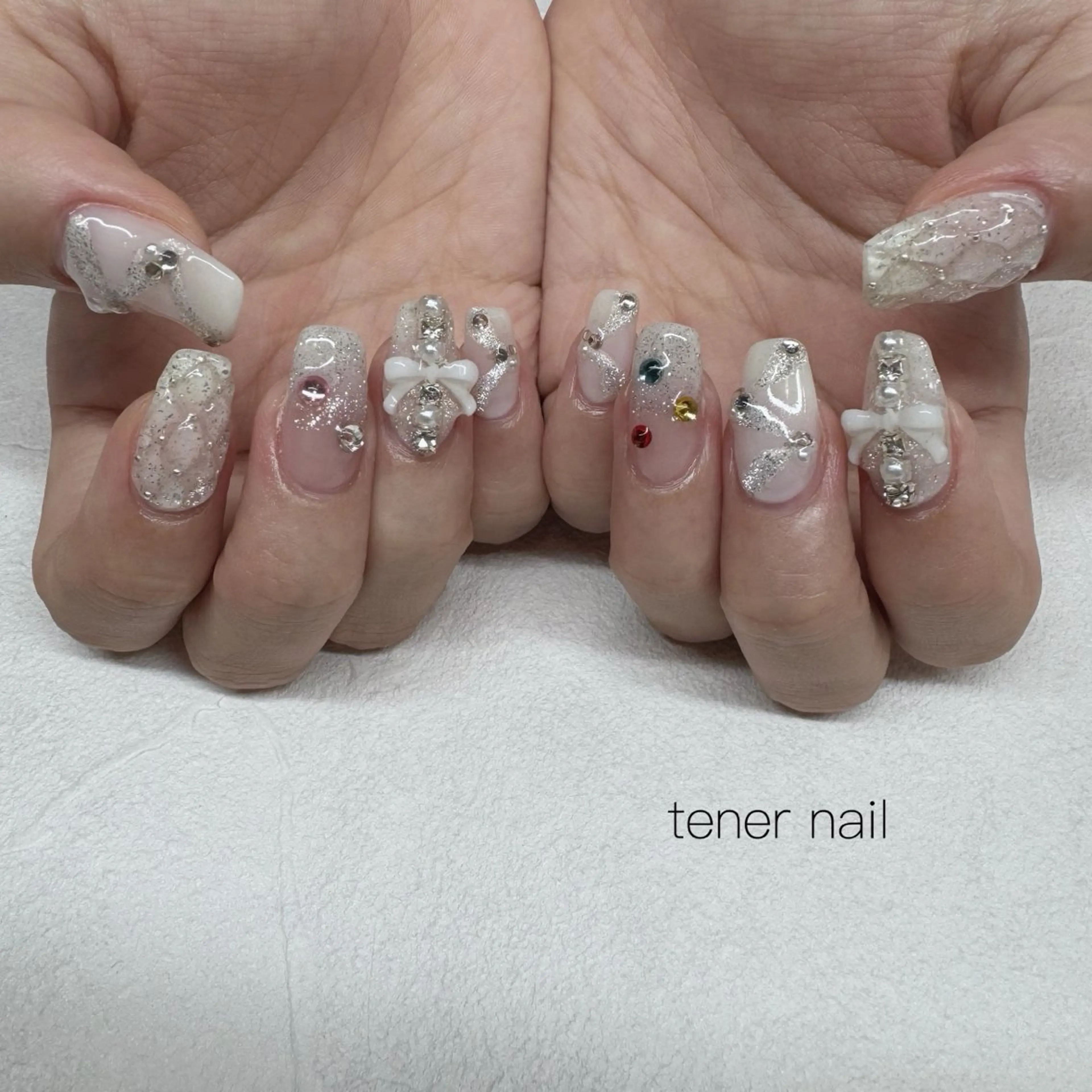 ネイル ホワイト ハンドネイル tener  nail  テネルネイル所属・テネルネイル tener nailのネイルデザイン
