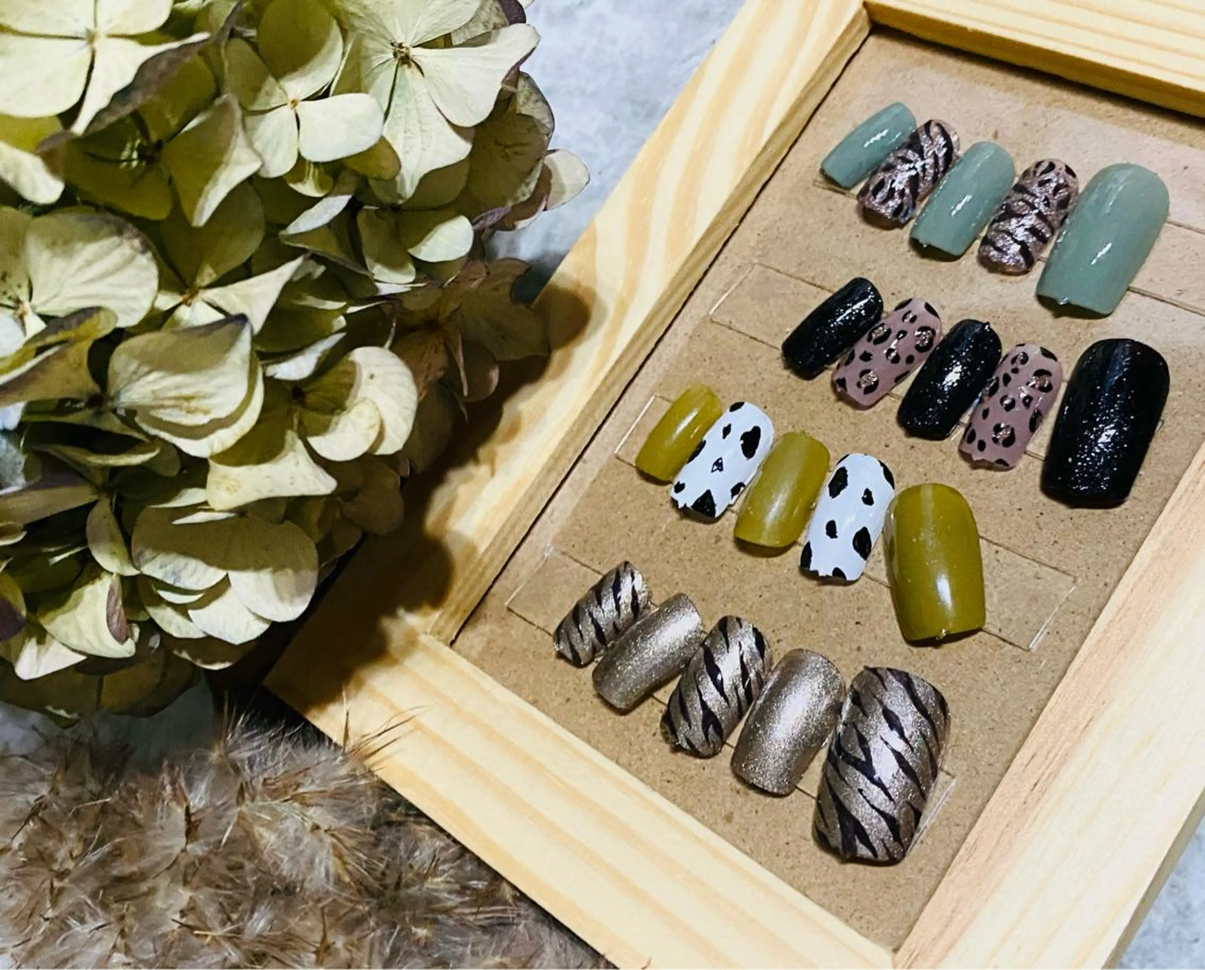 ネイル IROHA Nail 矢掛萌子のネイルデザイン