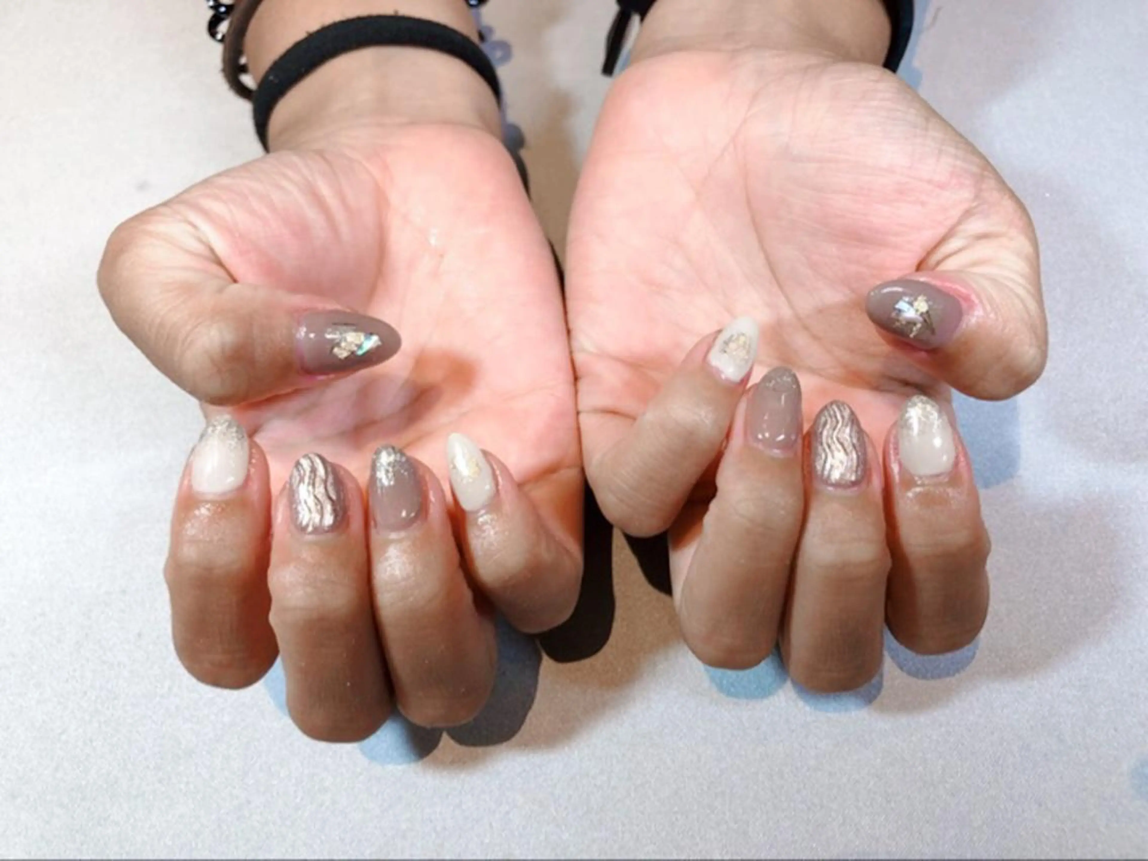 ネイル iiloo aromaworksのネイルデザイン