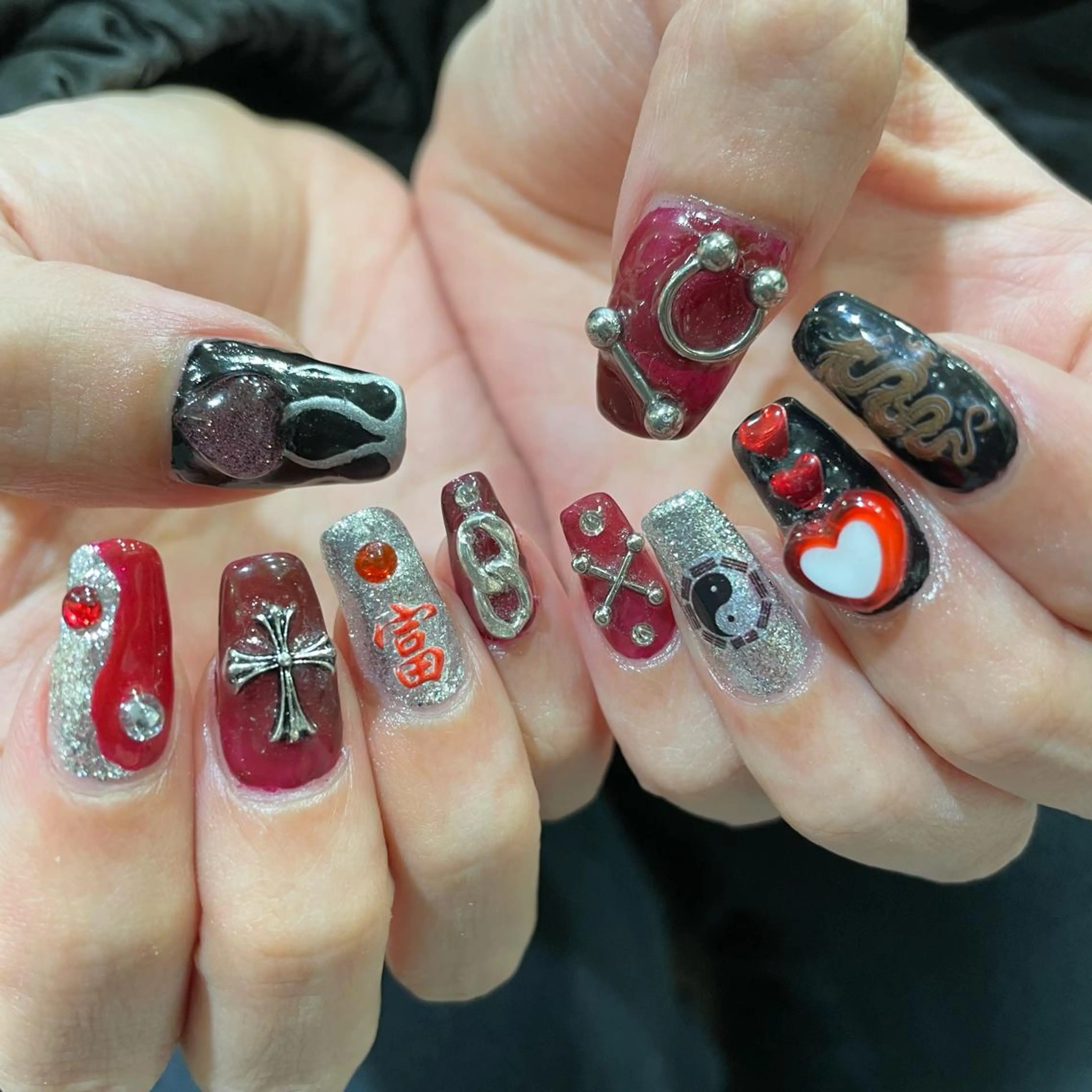 ネイル 【 ﾈｲﾘｽﾄ&ｱｲ ﾘｽﾄ】キヨカのネイルデザイン