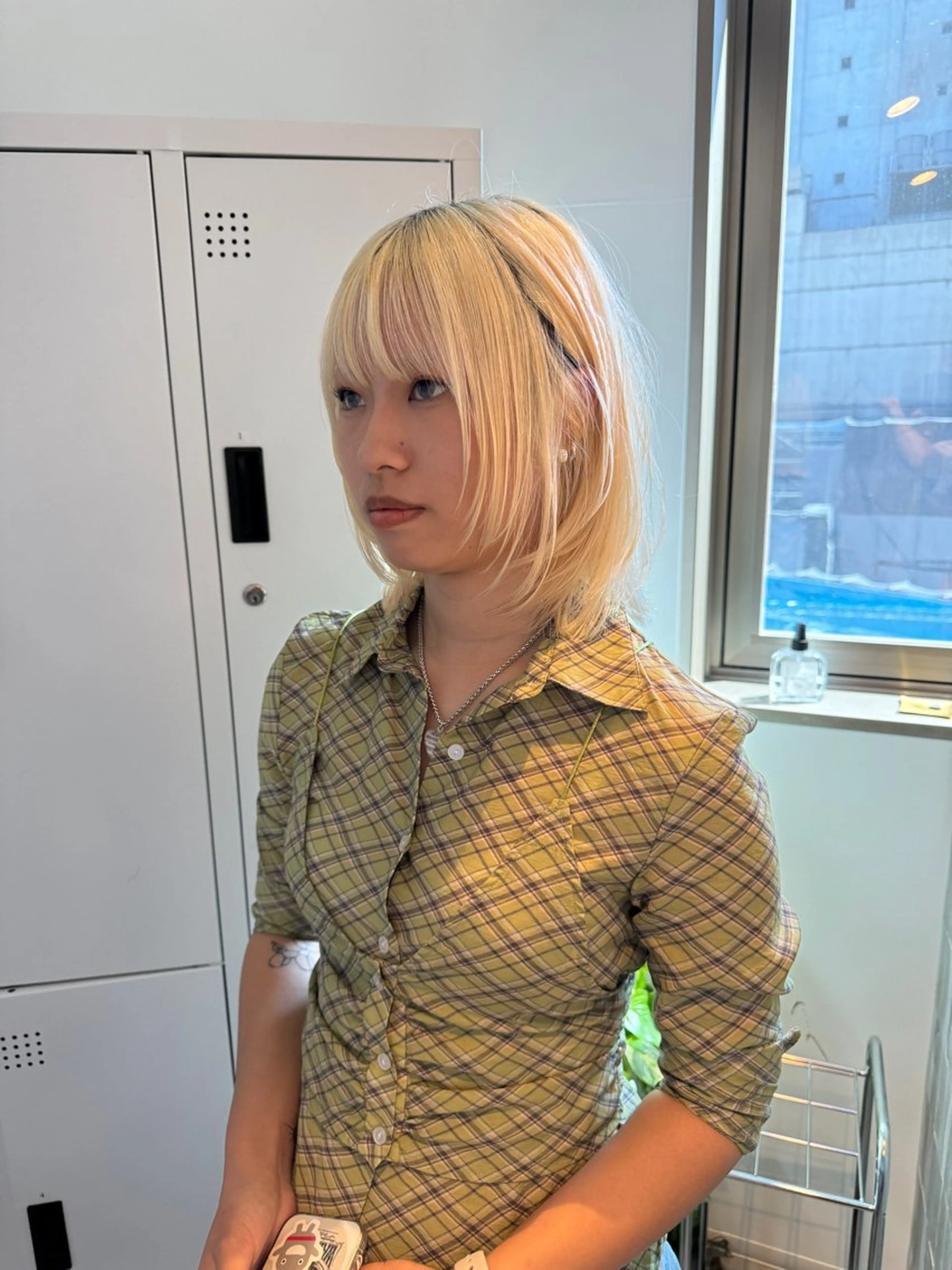 ミディアム laff 新宿所属・切りっぱなしボブ レイヤー/縮毛矯正のヘアスタイル