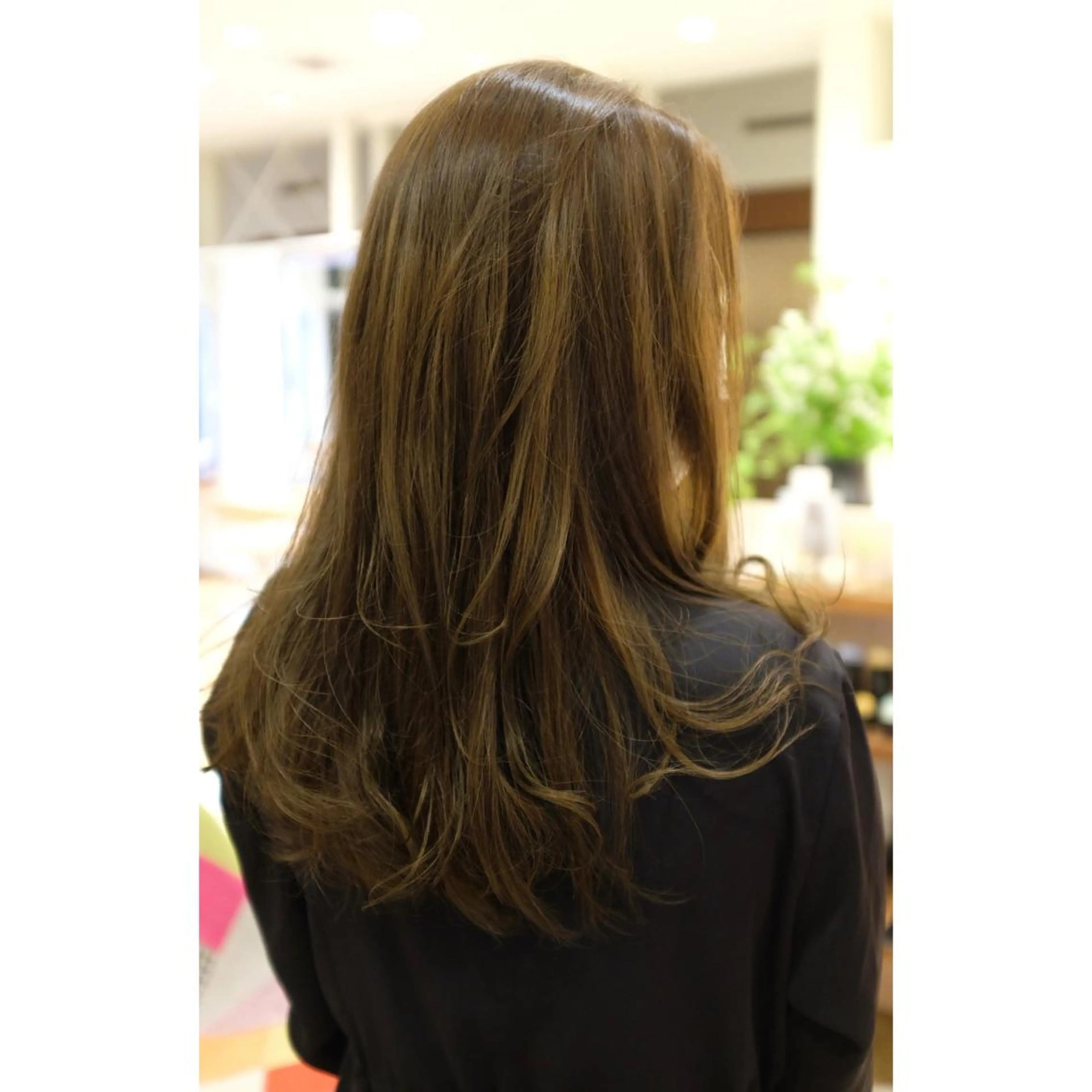 セミロング カラー ショートカット／ 明千のヘアスタイル