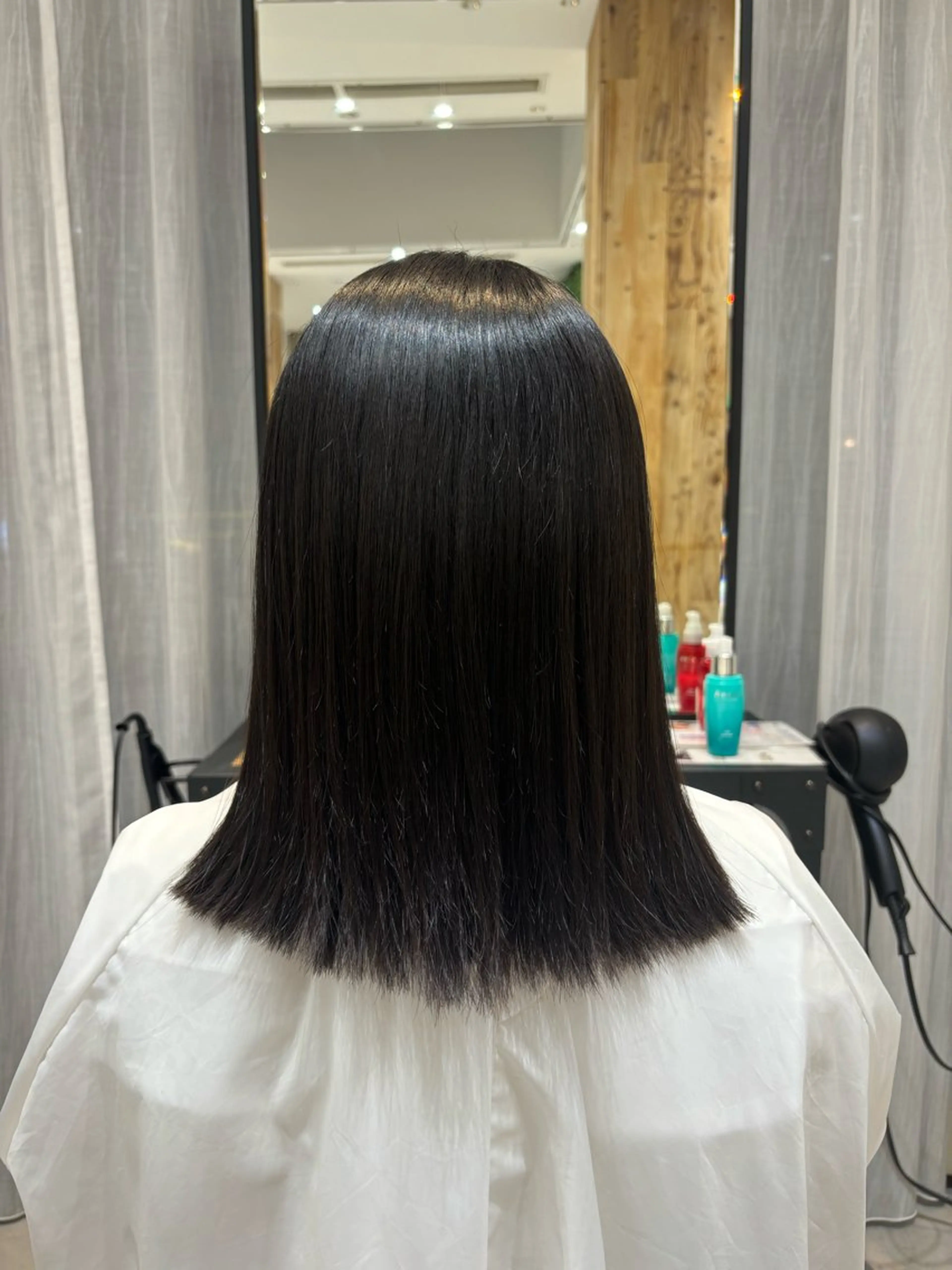 ミディアム view osaka / annaのヘアスタイル