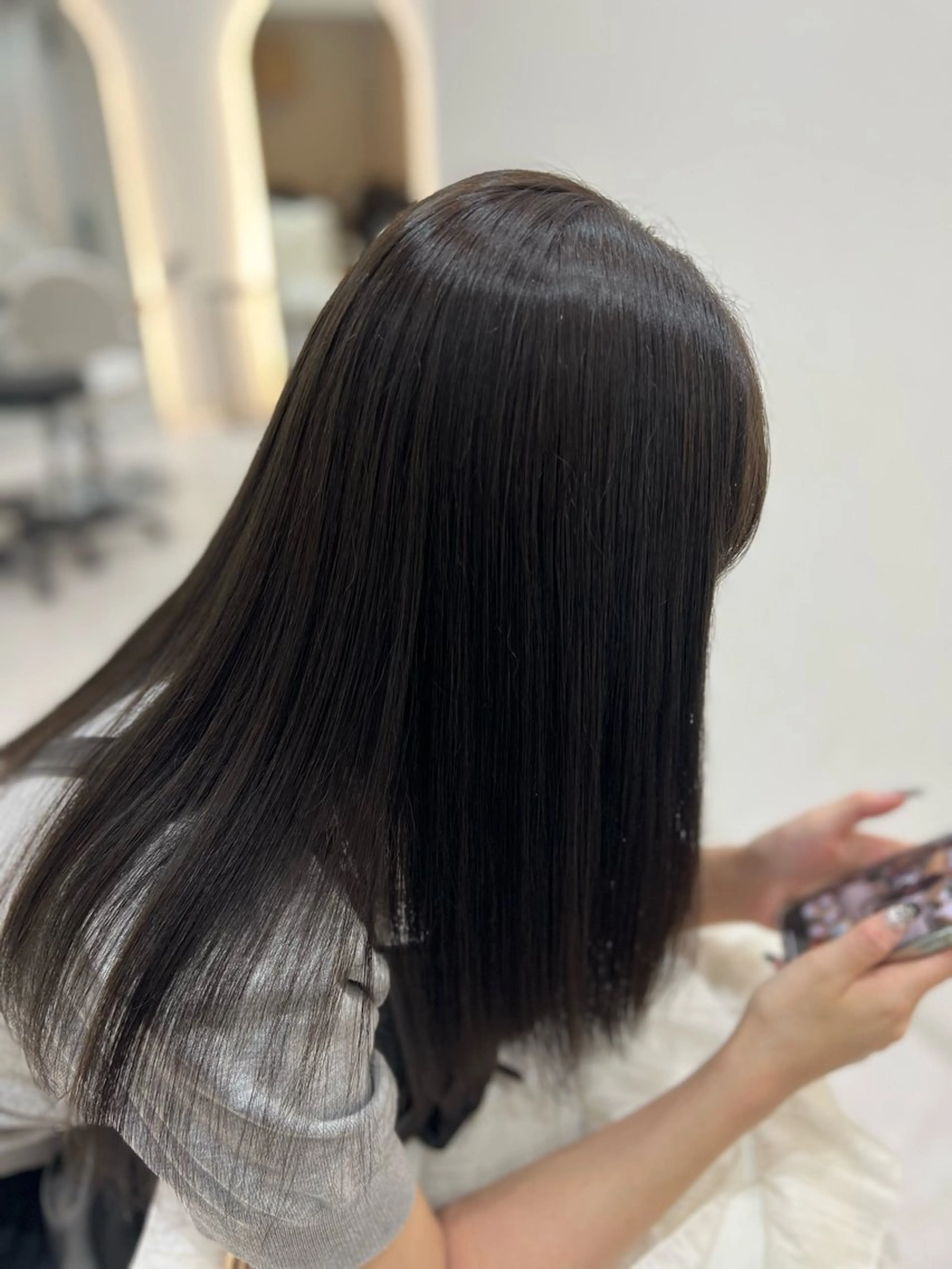 セミロング カラー Zina aimiのヘアスタイル
