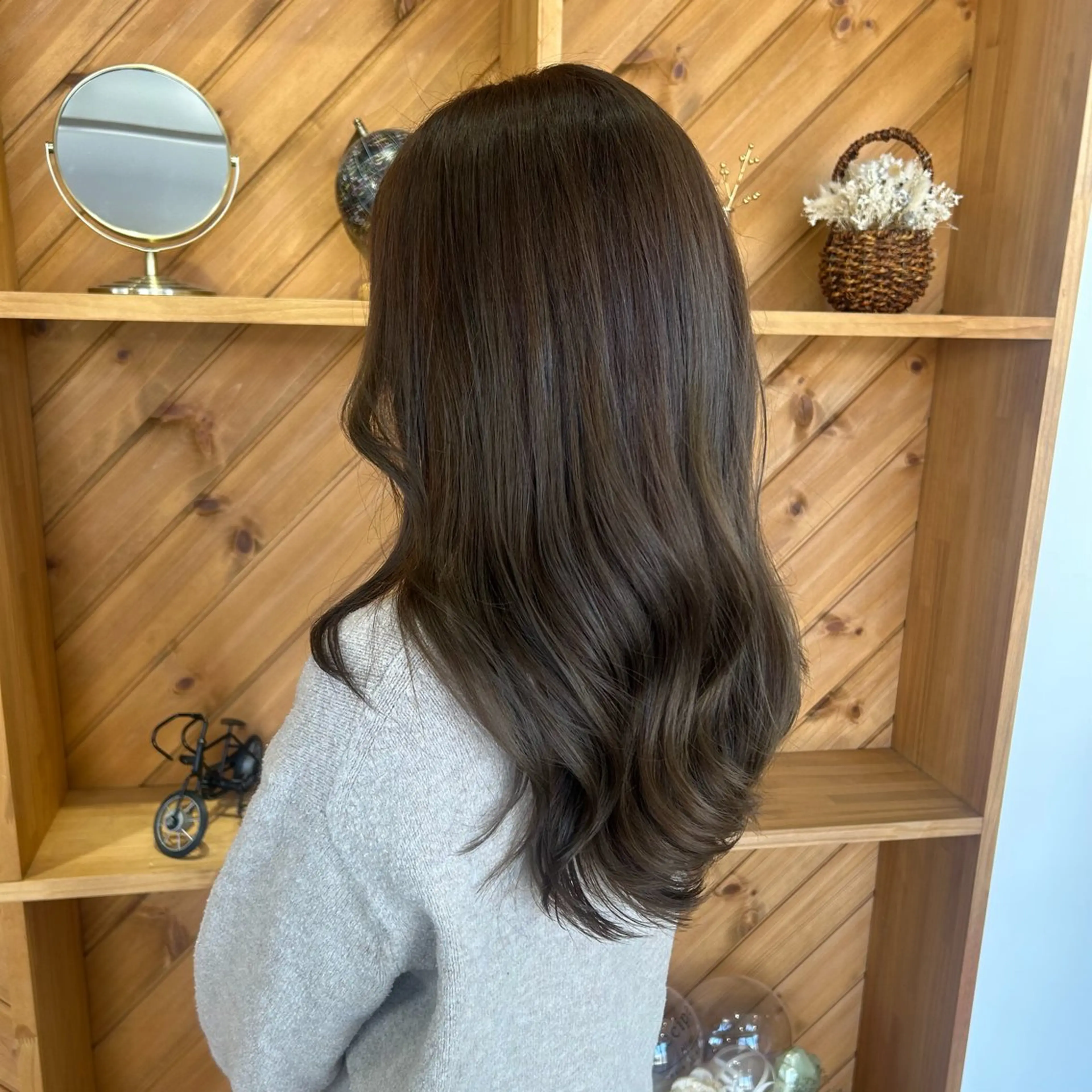 カラー ブリーチ ブリーチなしカラー ヘアカラー 中野 莉子のマツエク・マツパデザイン