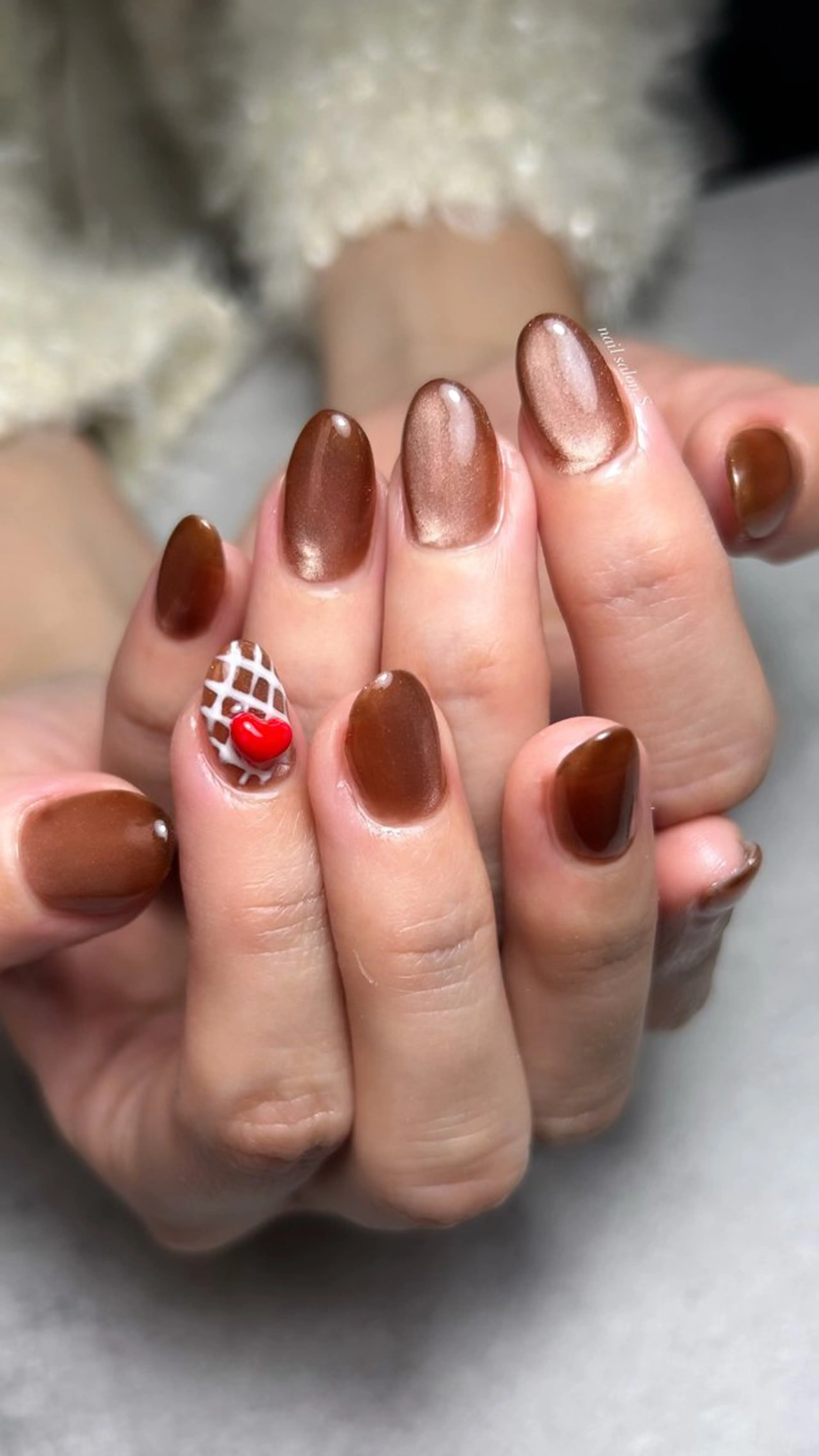 ネイル アートネイル マグネットネイル マグネットワンカラー ワンカラーネイル ハンドネイル 関山 志乃のネイルデザイン