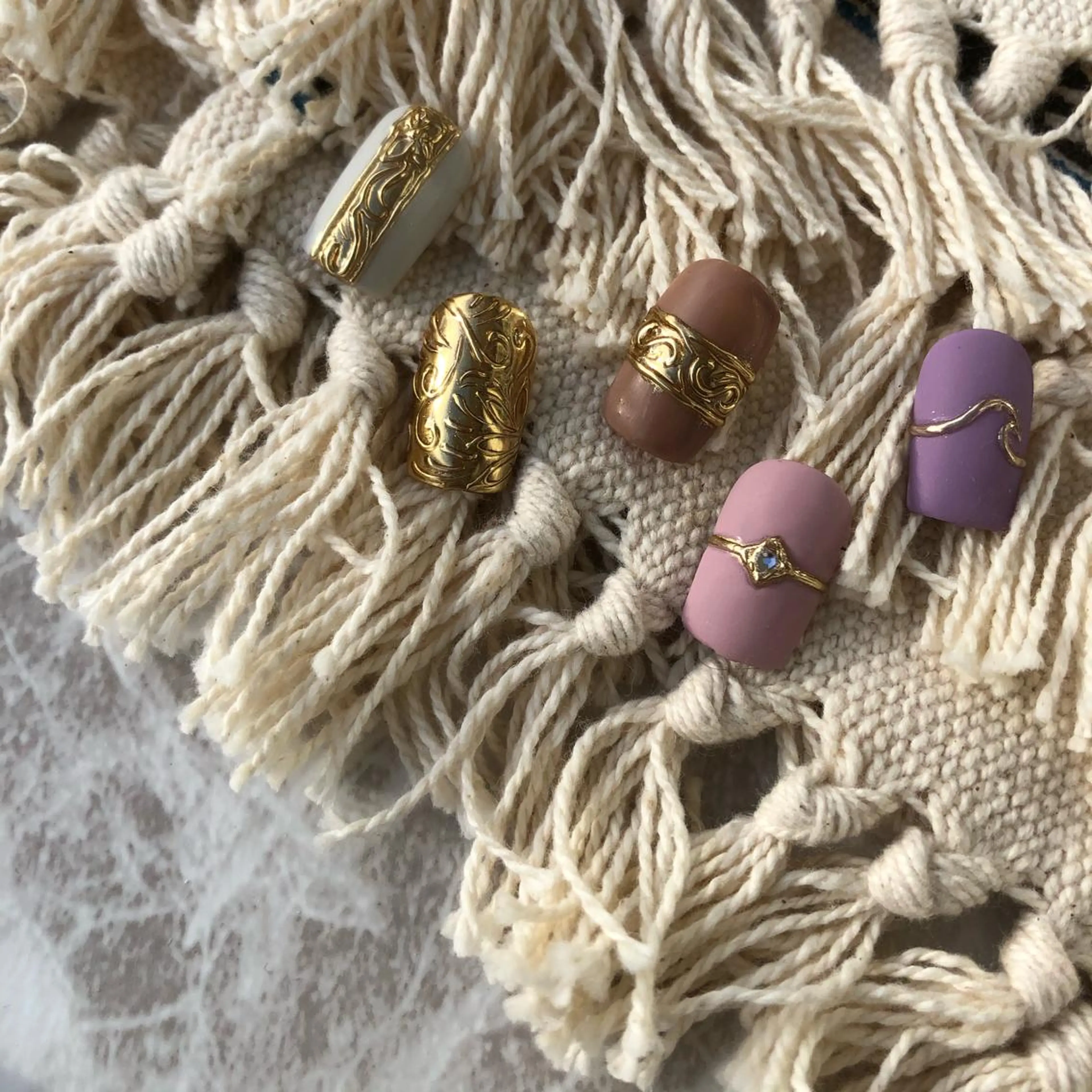 ネイル フットネイル フレンチネイル ジェルネイル ラメ(グリッター) ラメグラデーション NEO Beauty Salon所属・𝐍𝐄𝐎 𝐉𝐔𝐑𝐈のネイルデザイン