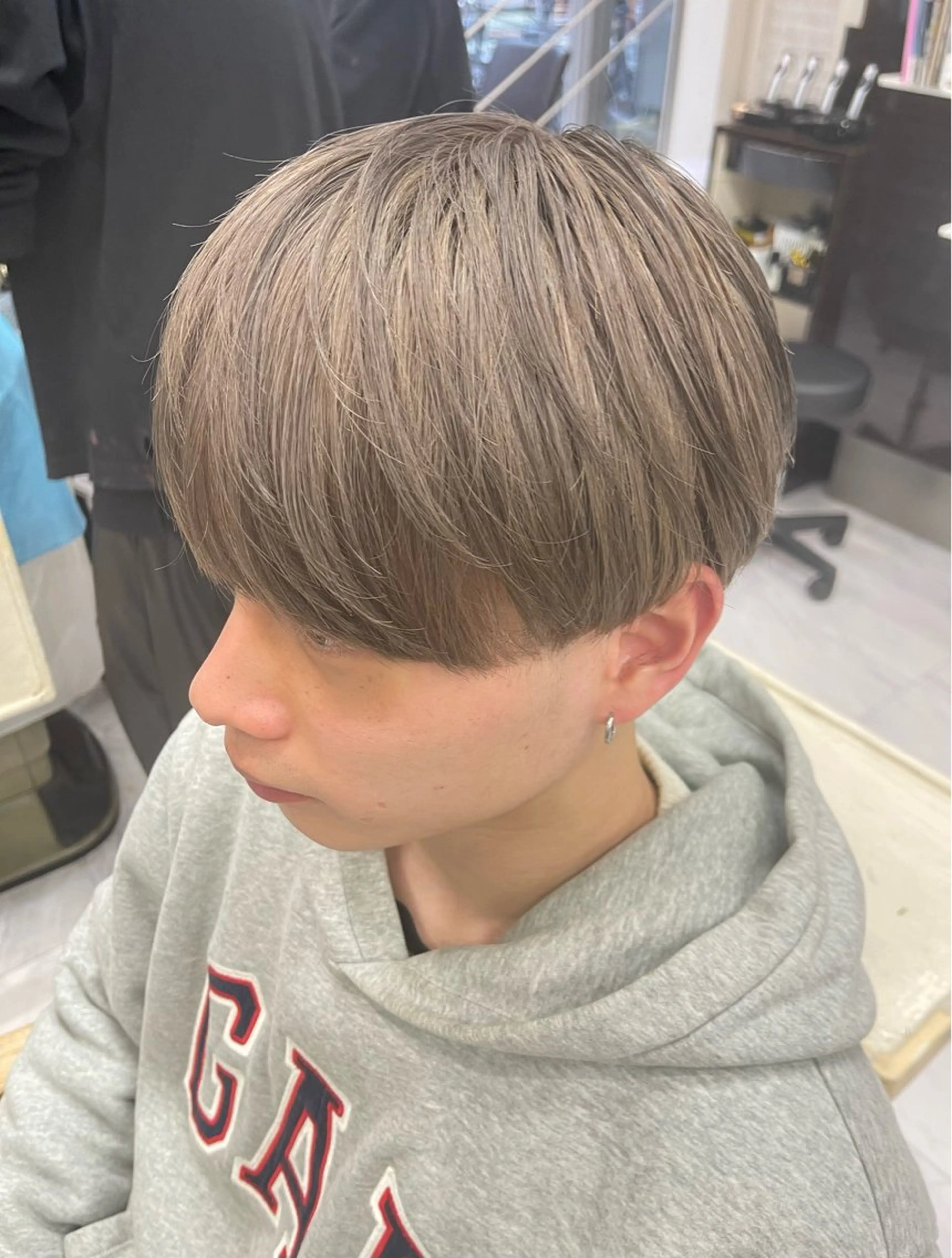 ショート カラー メンズ メンズブリーチ ベージュカラー ブリーチ ミルクティーベージュ ヘアカラー トリートメント ❄️メンズカット 落合諒❄️のヘアスタイル