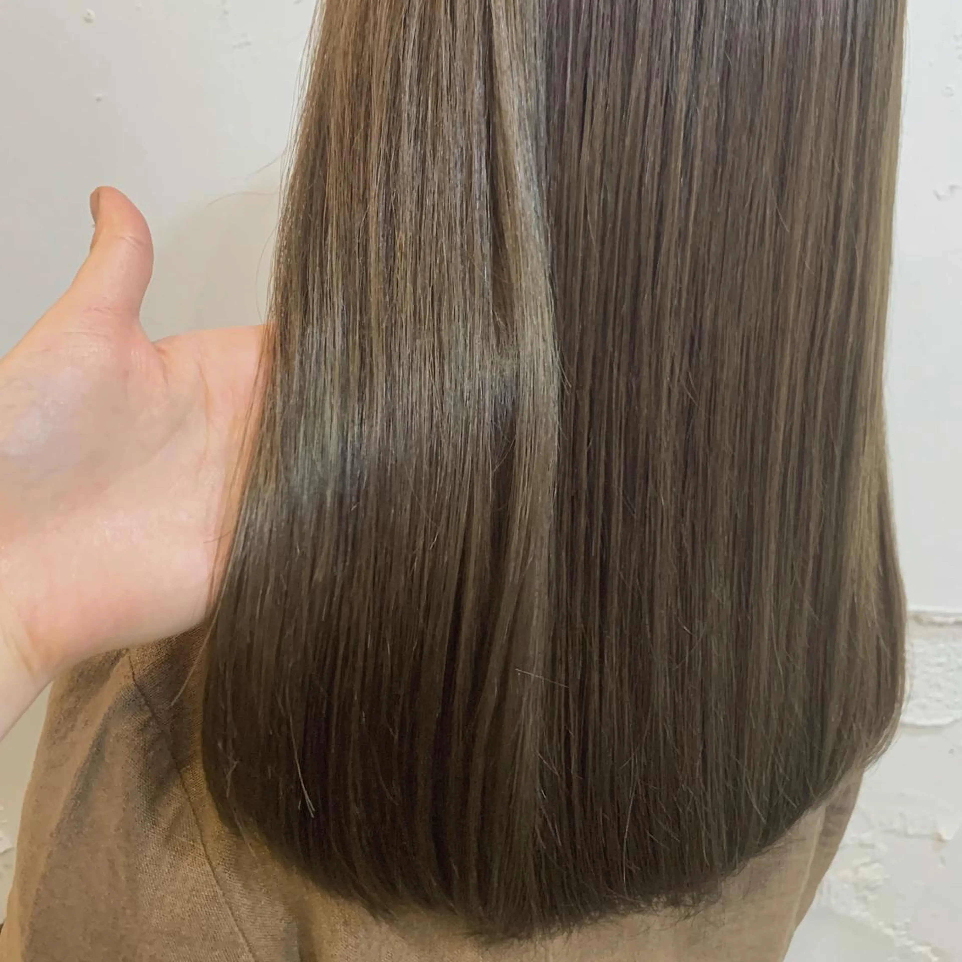 ロング カラー ヘアアレンジ 透明感カラー オリーブカラー zeen札幌店所属・sumina すみなのヘアスタイル