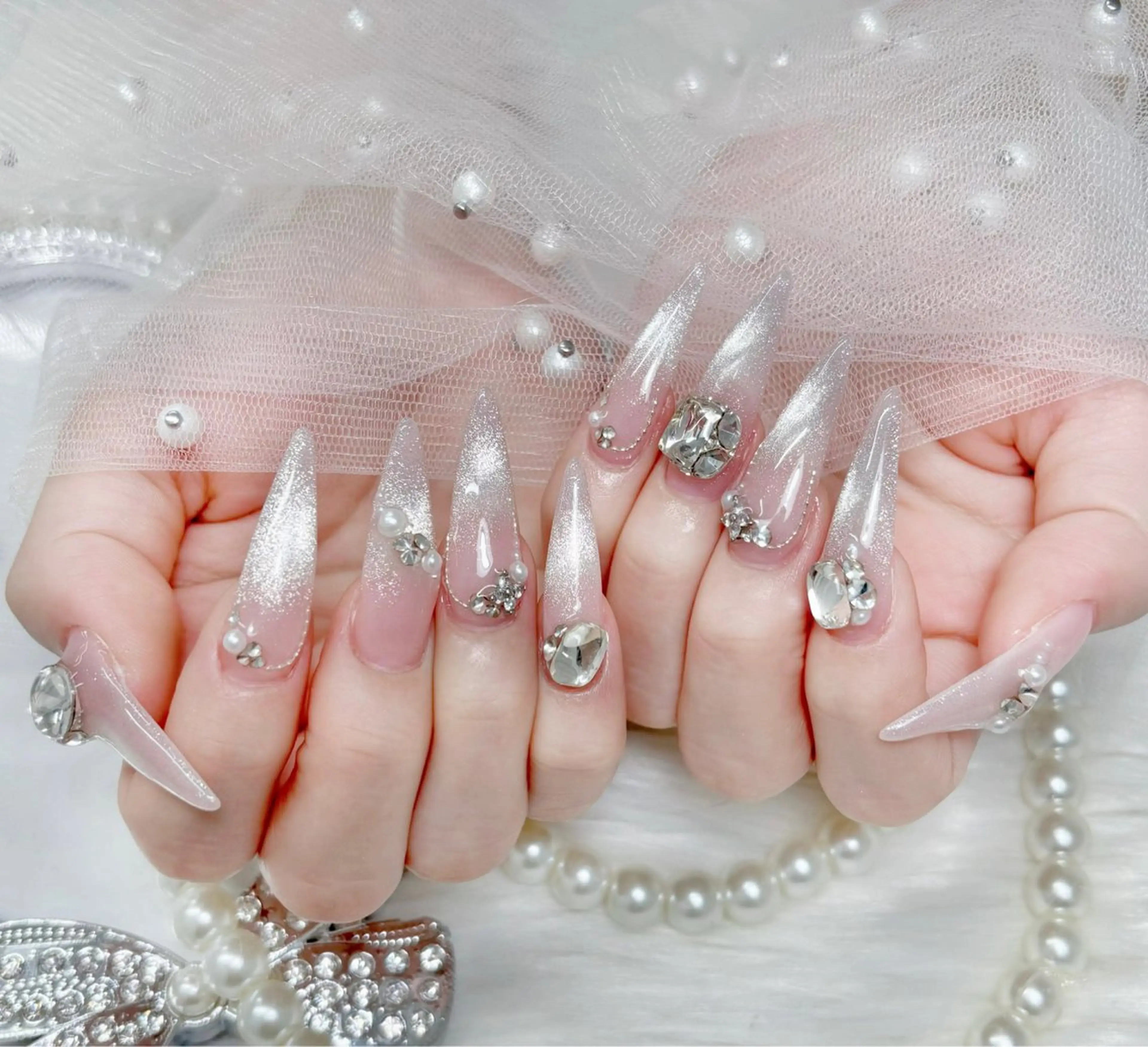 ネイル アートネイル オーロラネイル ブラウン ジェルネイル グラデーション ハンドネイル ハンドケア Nova Nail Shinsaiのネイルデザイン