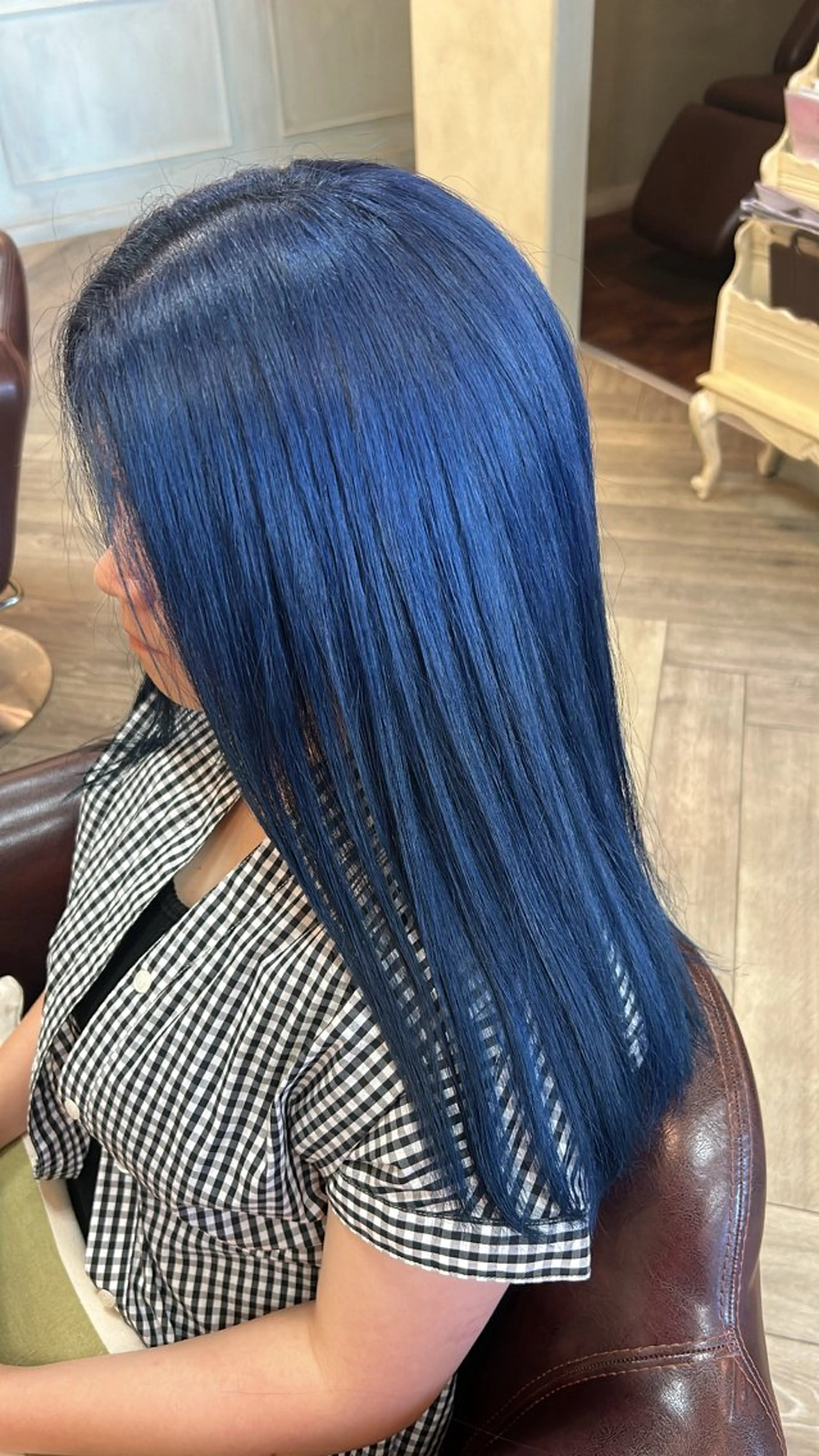 ロング カラー カット ヘアカラー トリートメント アオバ / ハイトーンカラーのヘアスタイル