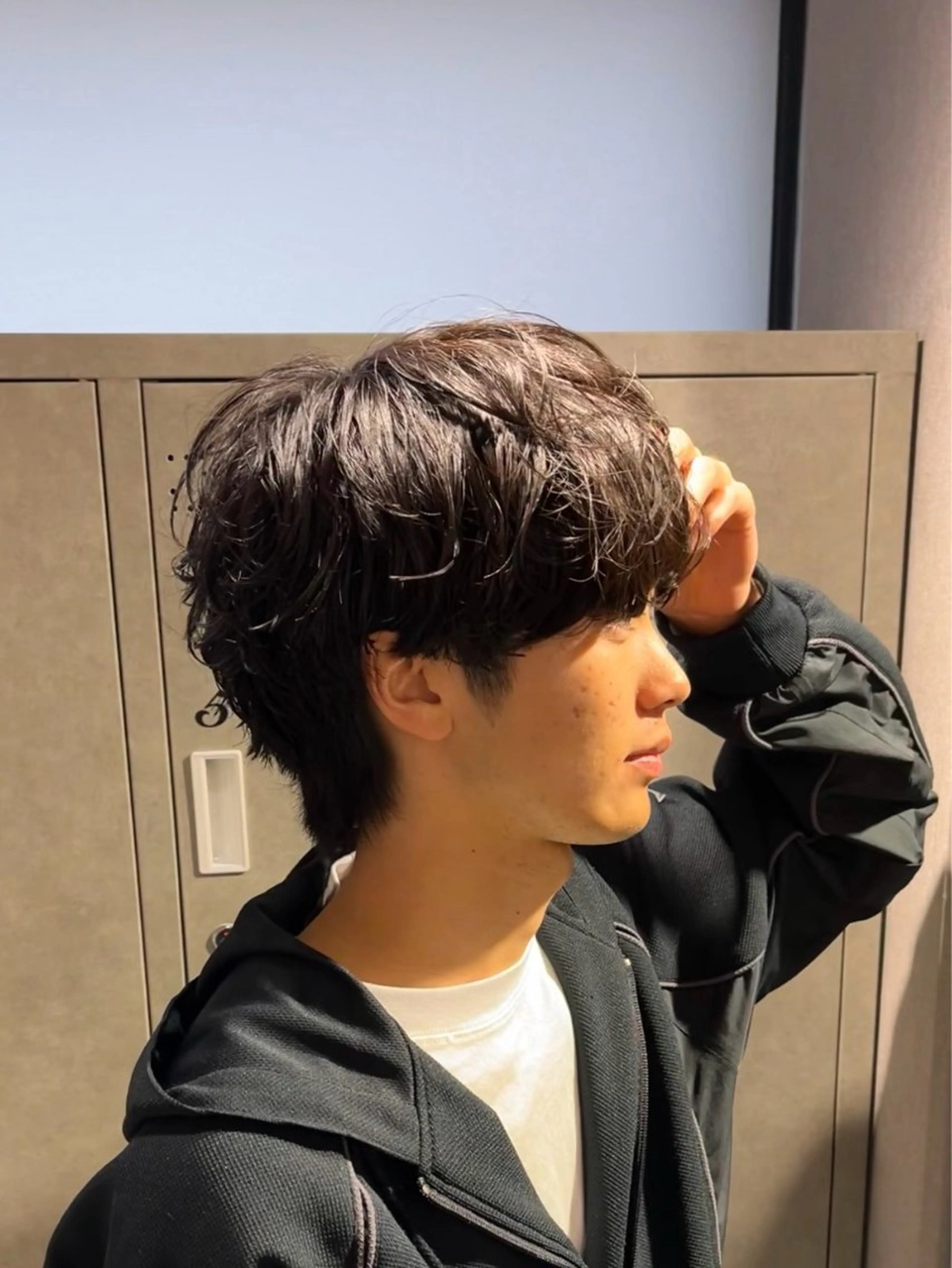 ショート カラー パーマ メンズ カット パーマ 【シャドウパーマ センターパート】義心のヘアスタイル