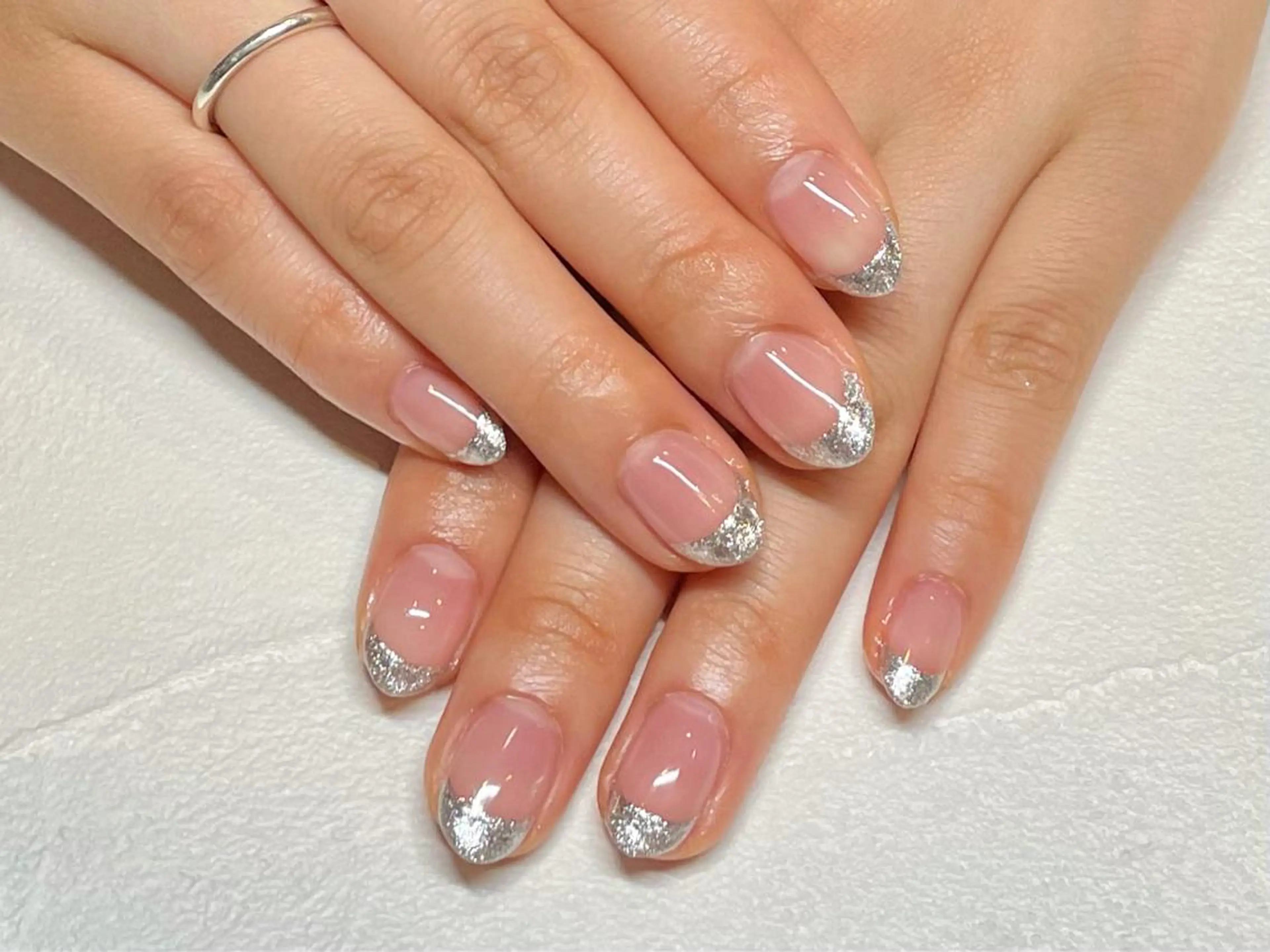 ネイル フレンチネイル ささき れいなのネイルデザイン