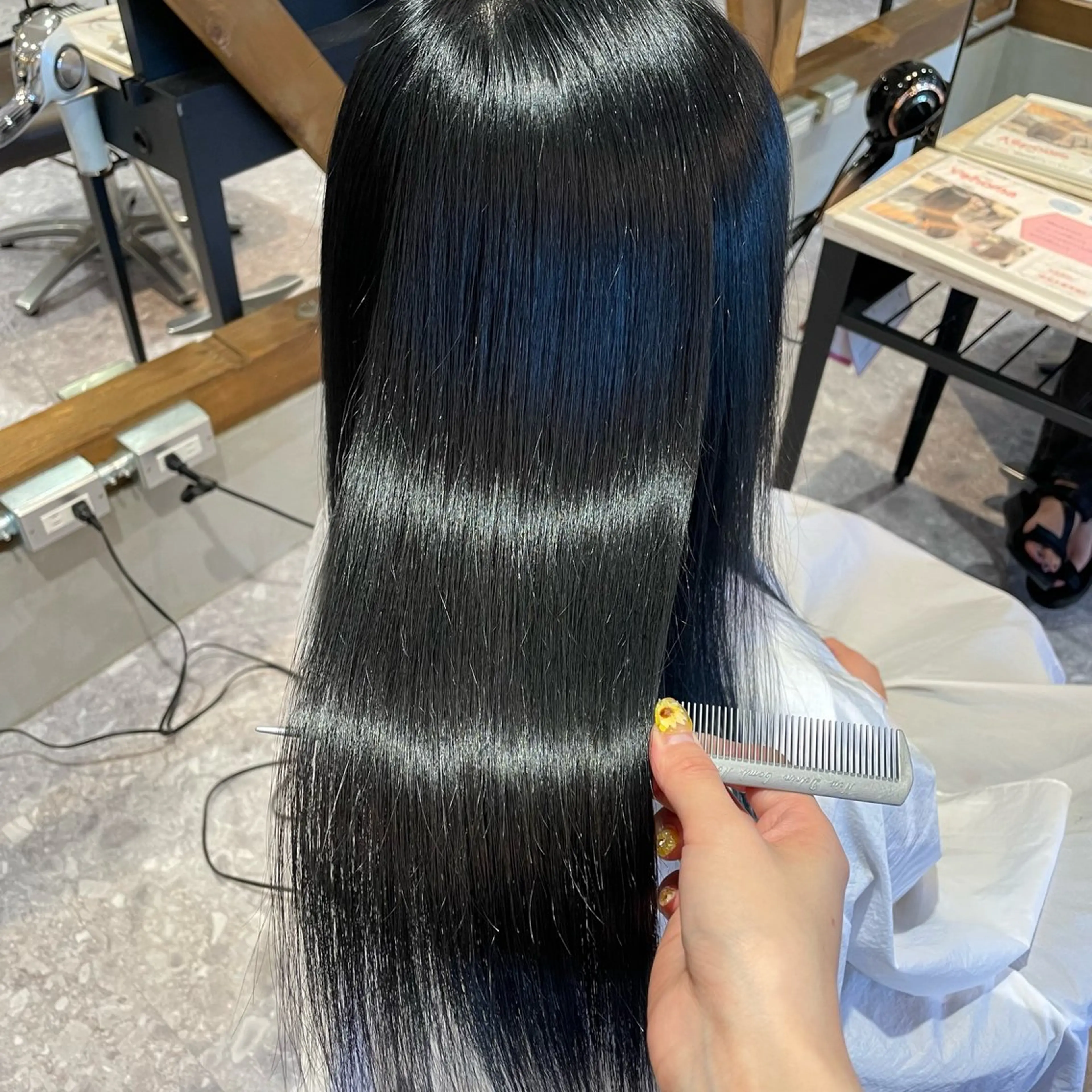 ロング トリートメント 岡本 彩香のヘアスタイル