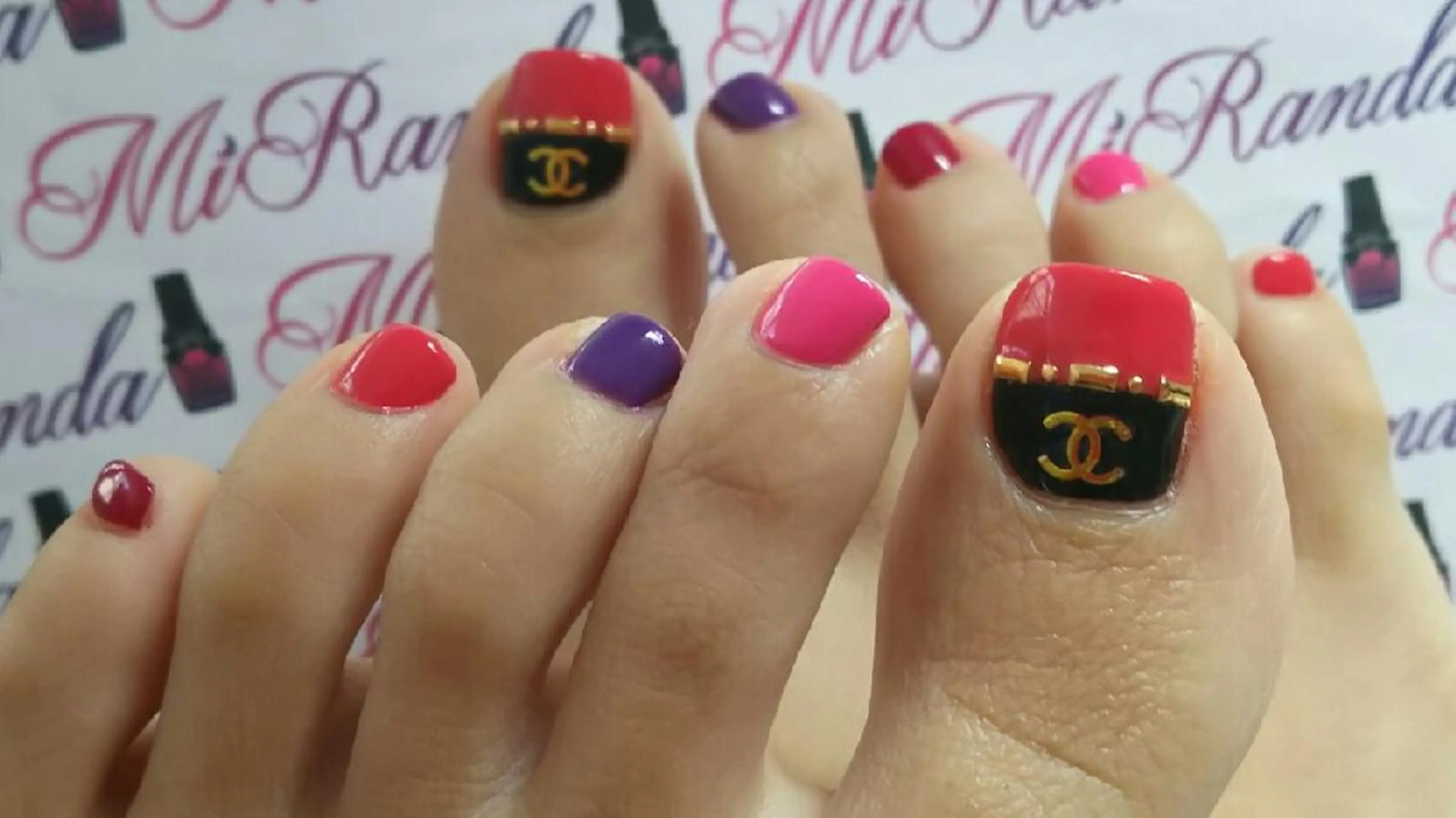 ネイル カラー フットネイル ジェルネイル MiRanda Nail所属・MiRanda 保坂 舞のネイルデザイン