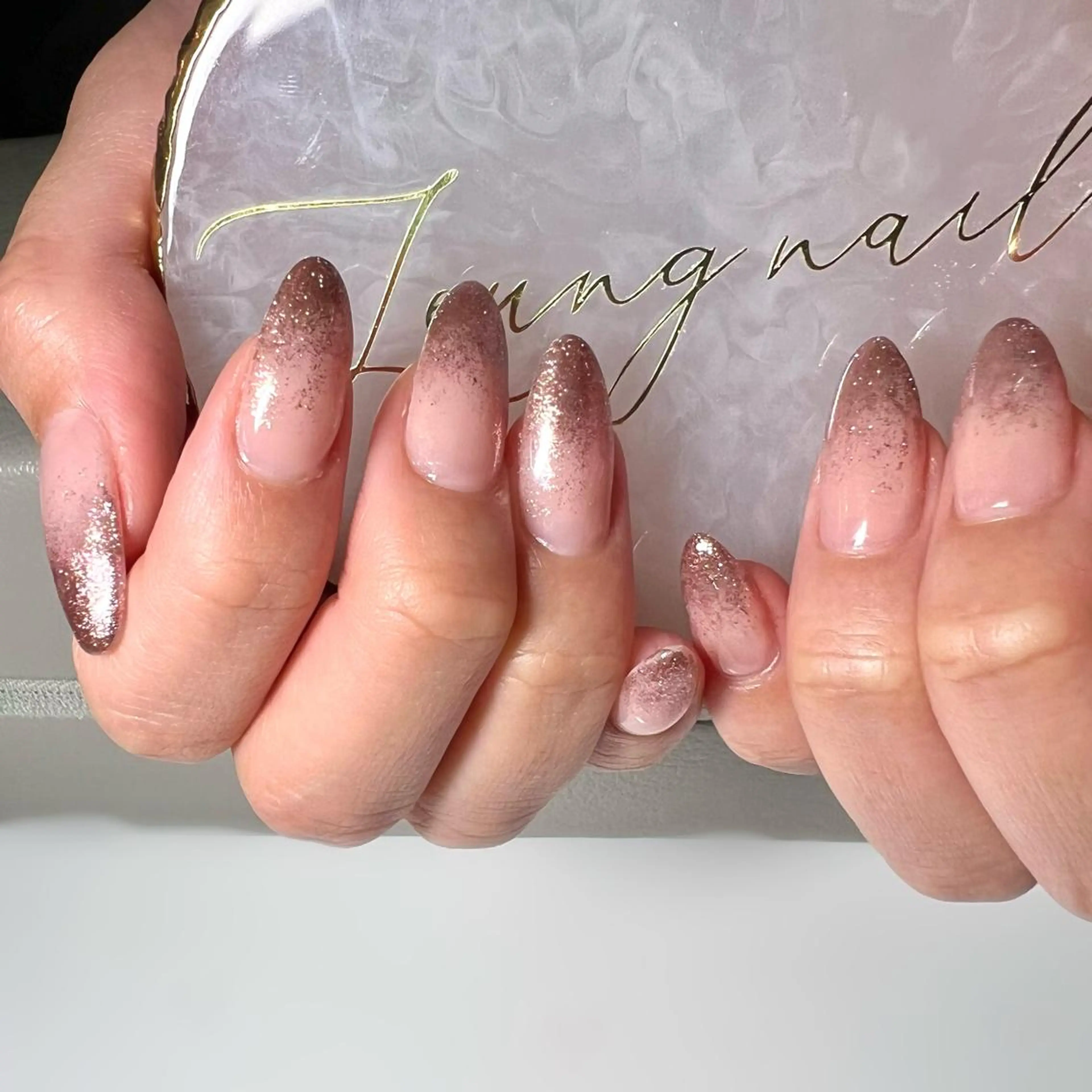 ネイル グラデーション ラメ(グリッター) ラメグラデーション ハンドネイル ネイルサロン Leung nailのネイルデザイン