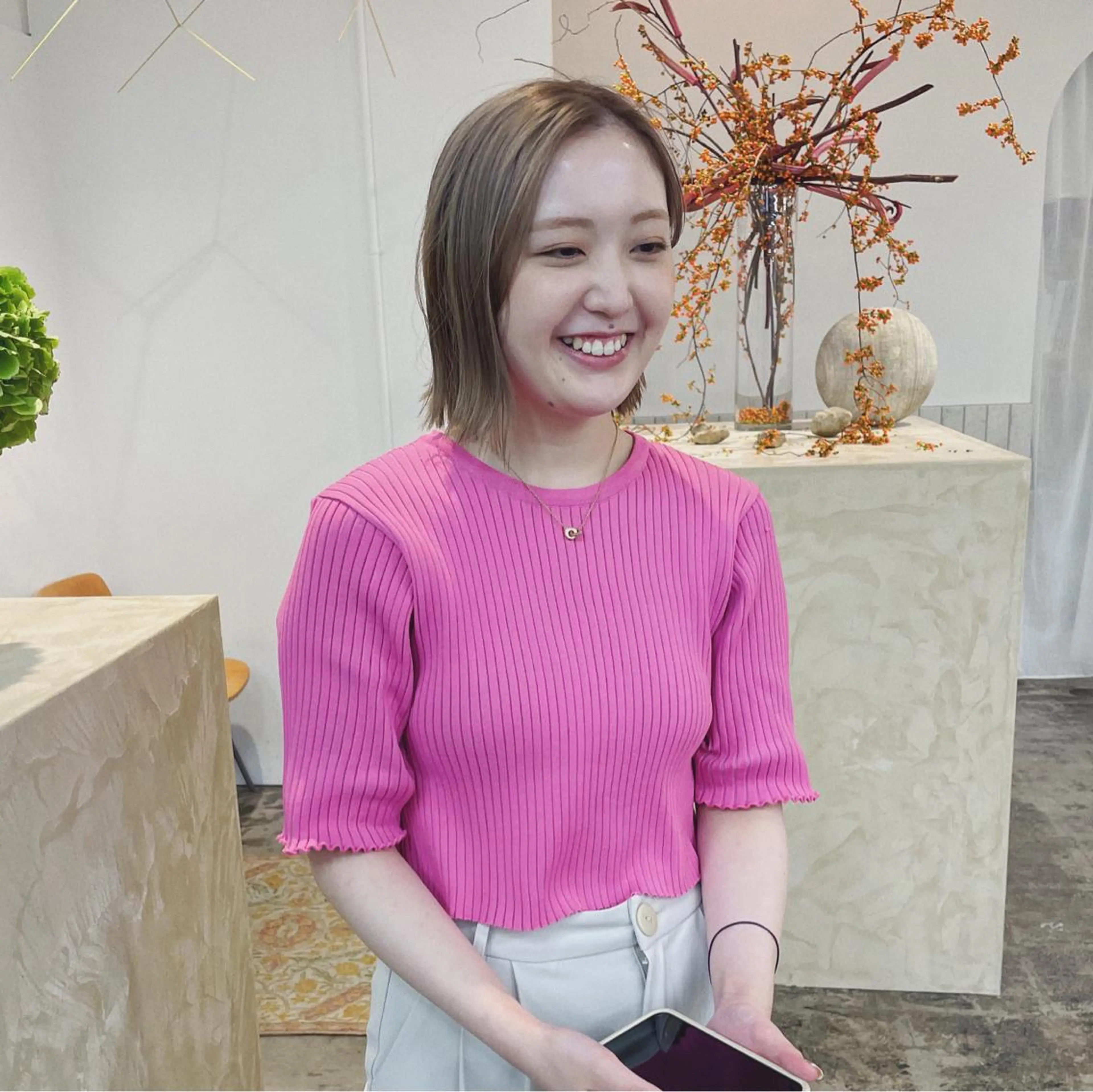 ミディアム カラー ブリーチ ケアブリーチ グレージュ ボブ 外国人風カラー Belle BIANCA所属・スギヤマ ショウゴのヘアスタイル