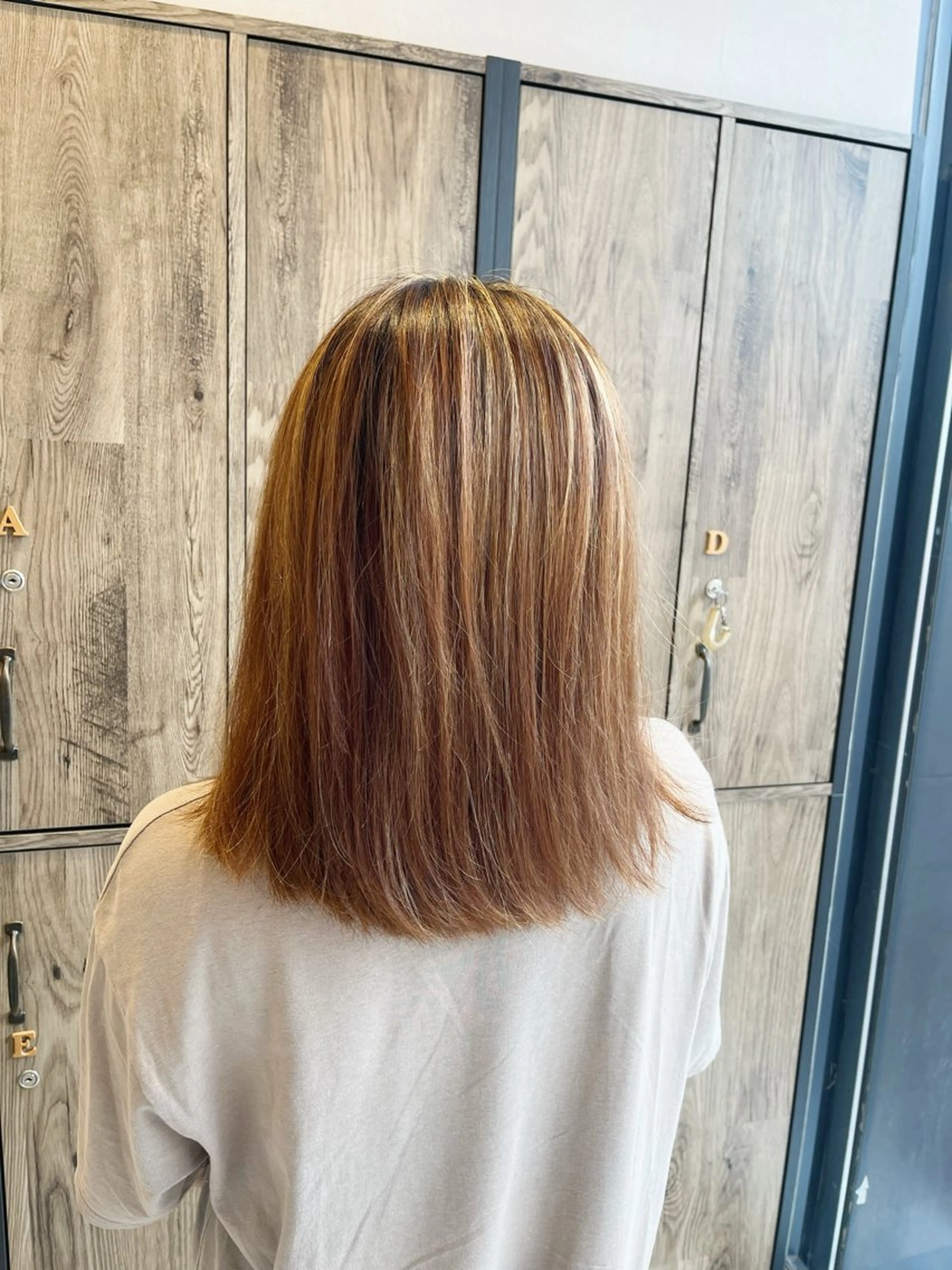 セミロング カラー ハイライトカラー ハイライト COCOA Glow所属・🤍みう‎🤍￥ 3,300 〜のヘアスタイル