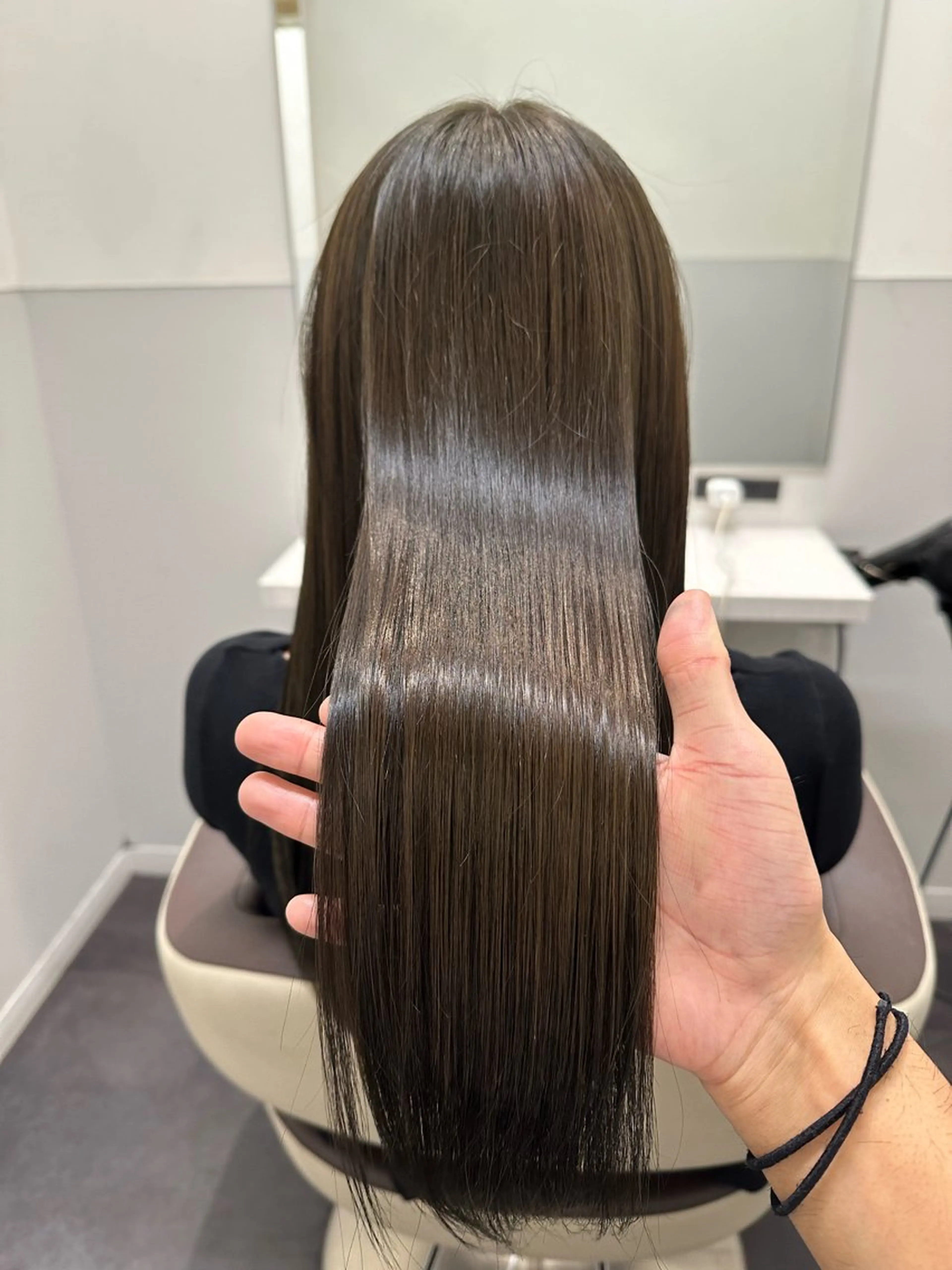 ロング カラー 透明感カラー グレージュ オリーブカラー オリーブグレージュ オリーブグレー カット ヘアカラー トリートメント 【レイヤー/韓国風 /髪質改善】RINのヘアスタイル