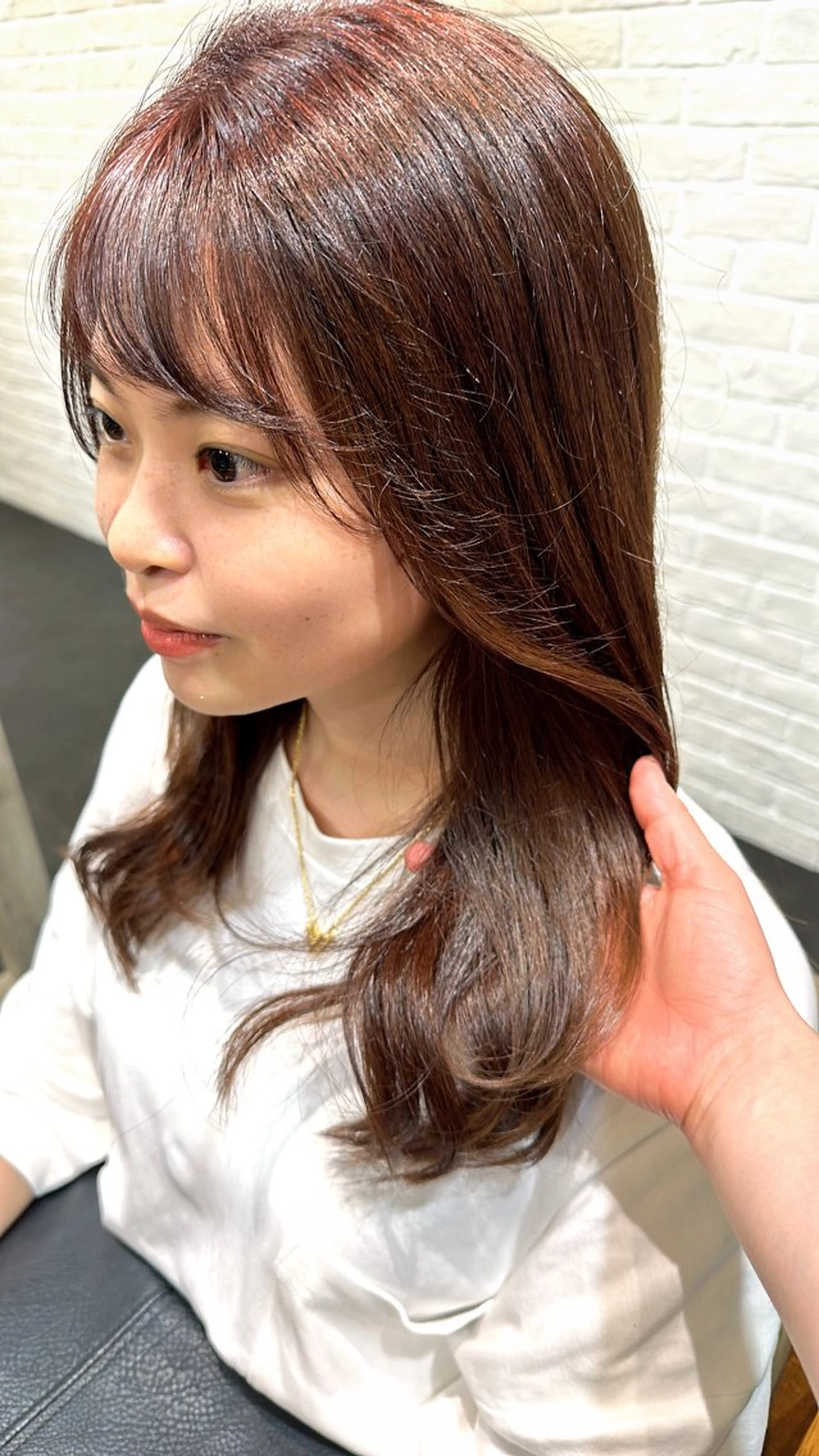 セミロング カラー ブラウンカラー レッドカラー レッドブラウン Mora Hair Salon所属・Haruka 神楽坂のヘアスタイル