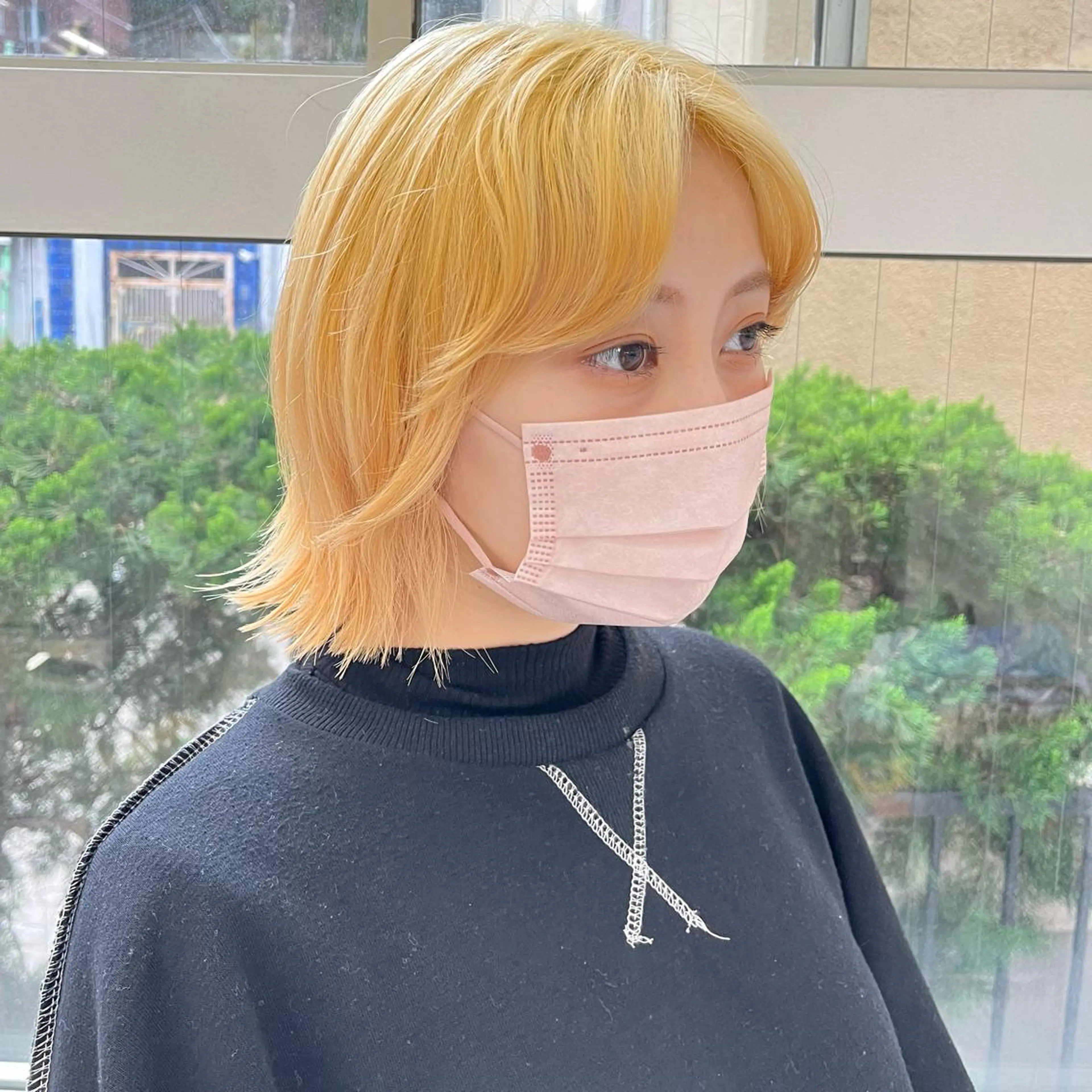 セミロング カラー ヘアカラー エクステ ハイトーン 💭黒崎ハルカのヘアスタイル