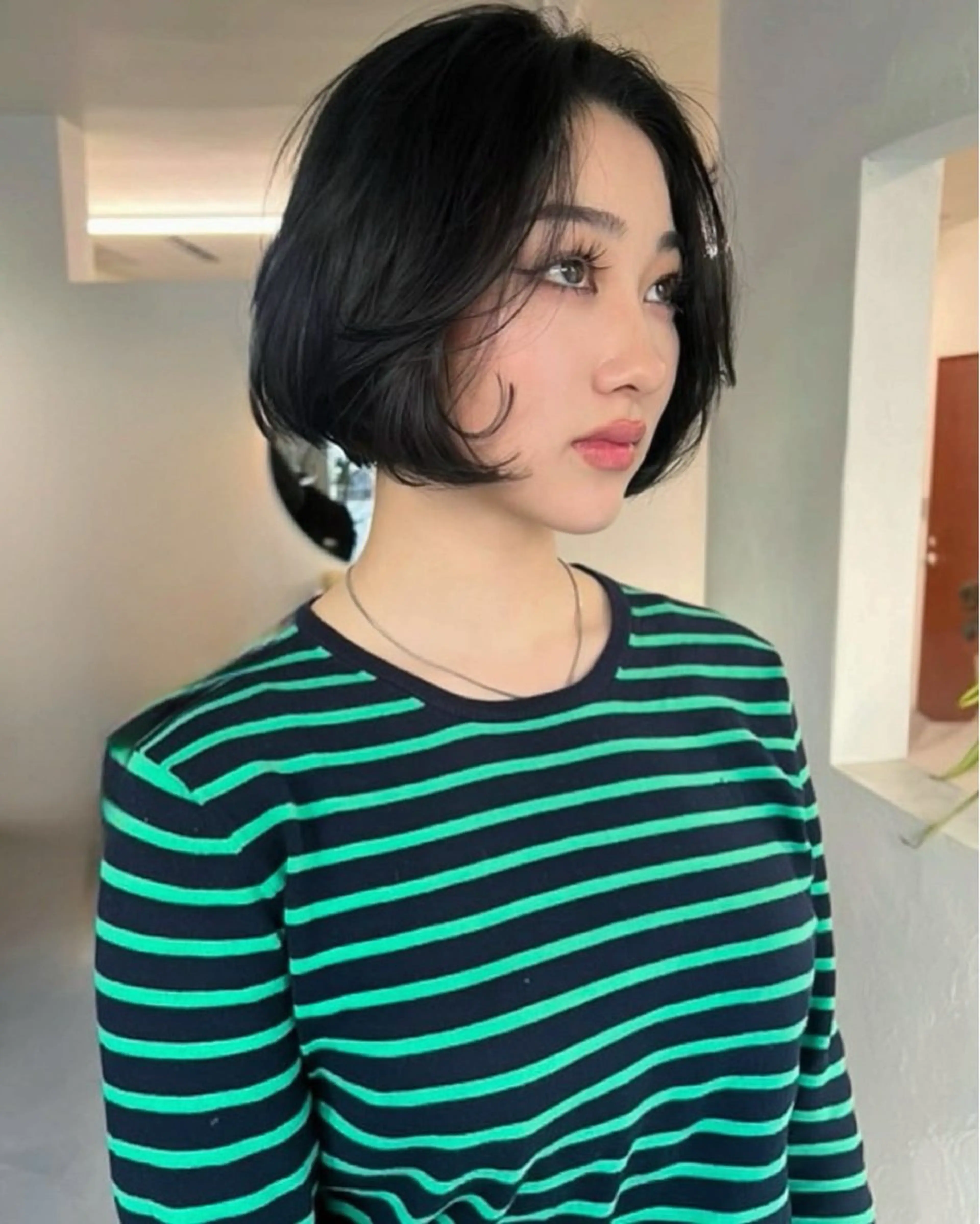 ミディアム カラー 小林 美咲のヘアスタイル