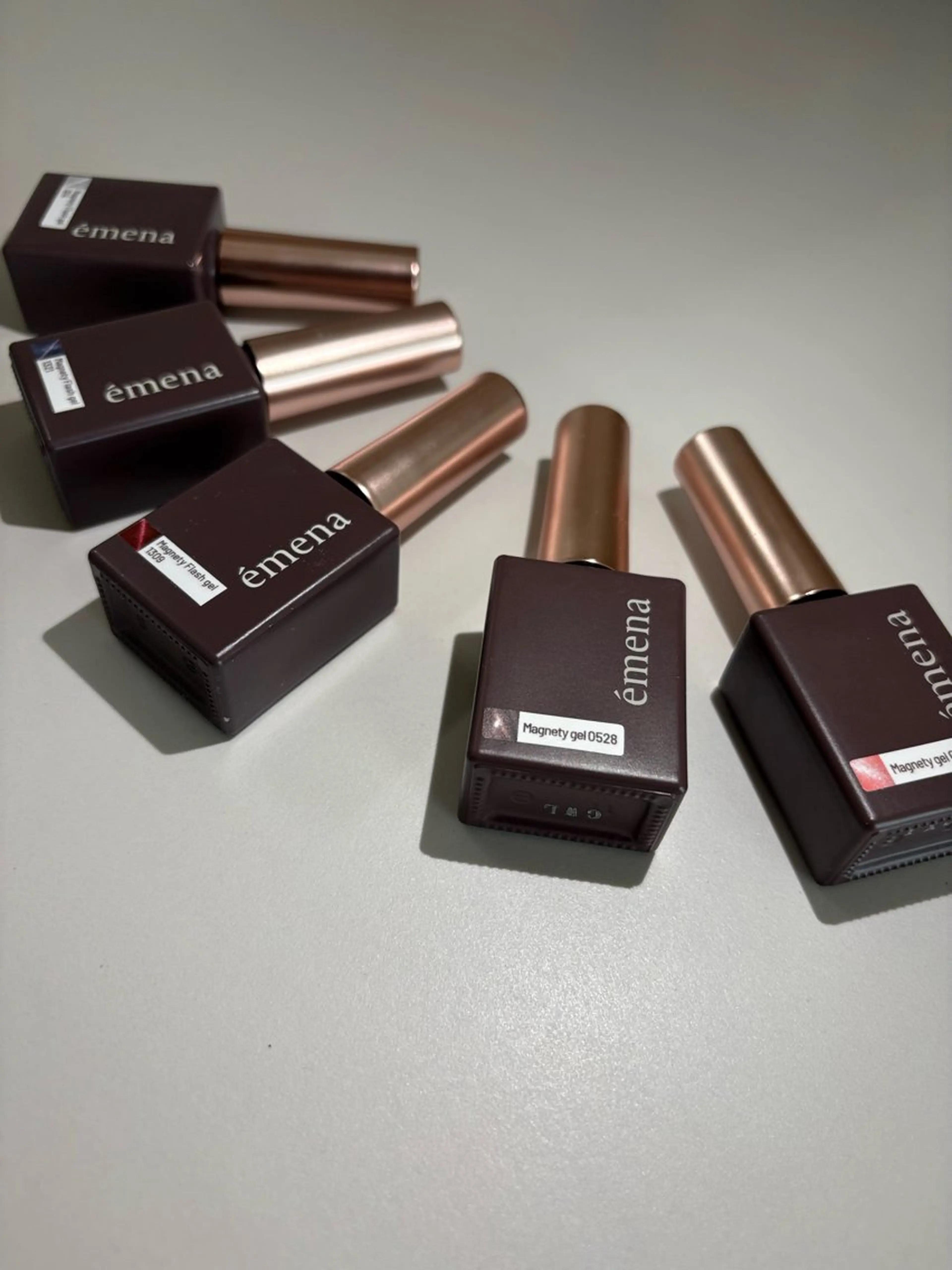 𝐡𝐚𝐧𝐝 🖐️✨𝐦𝐚𝐠𝐧𝐞𝐭 𝐜𝐨𝐥𝐨𝐫💅の写真