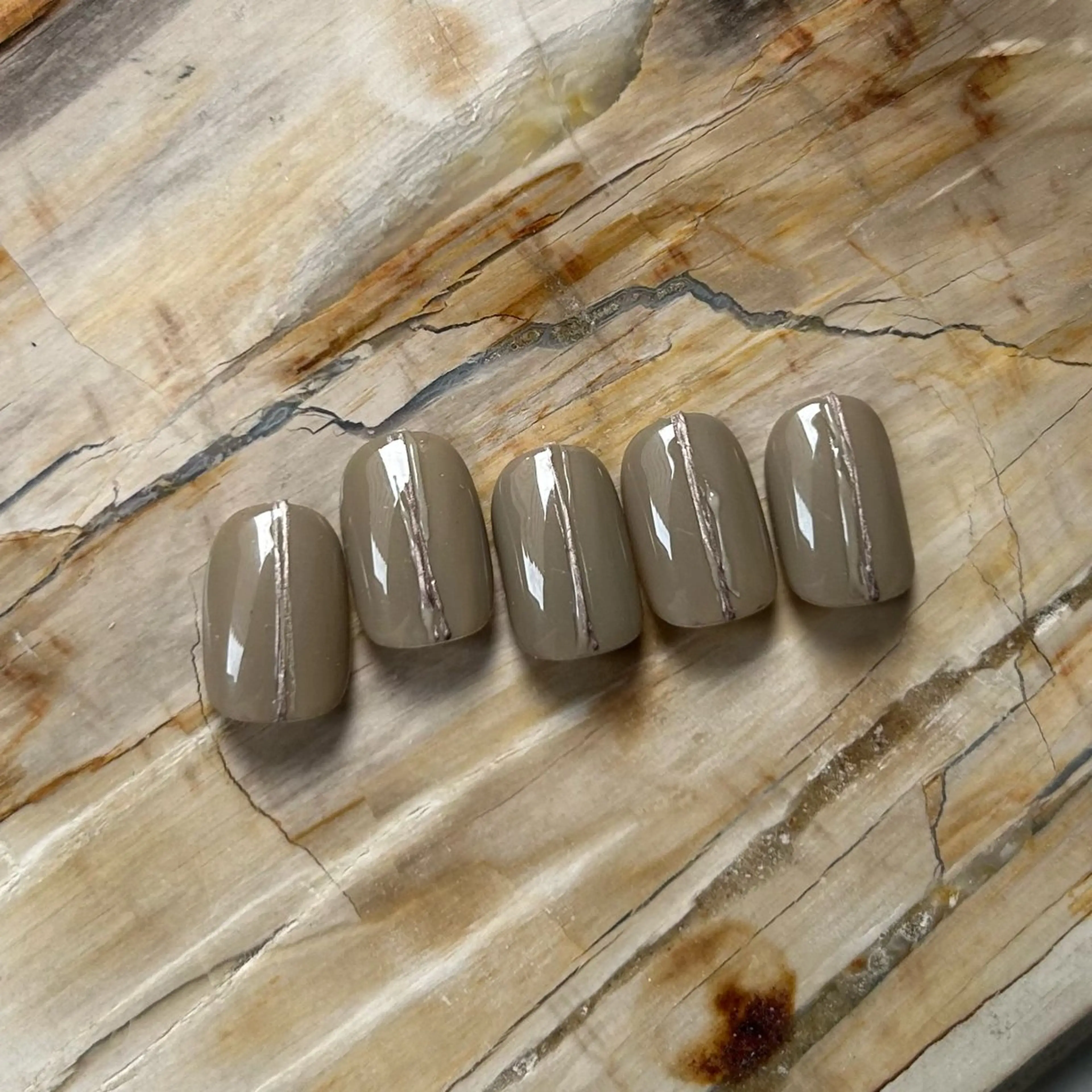 ネイル アートネイル フットネイル マグネットネイル ニュアンスネイル ハンドネイル アトリエ １０３のネイルデザイン