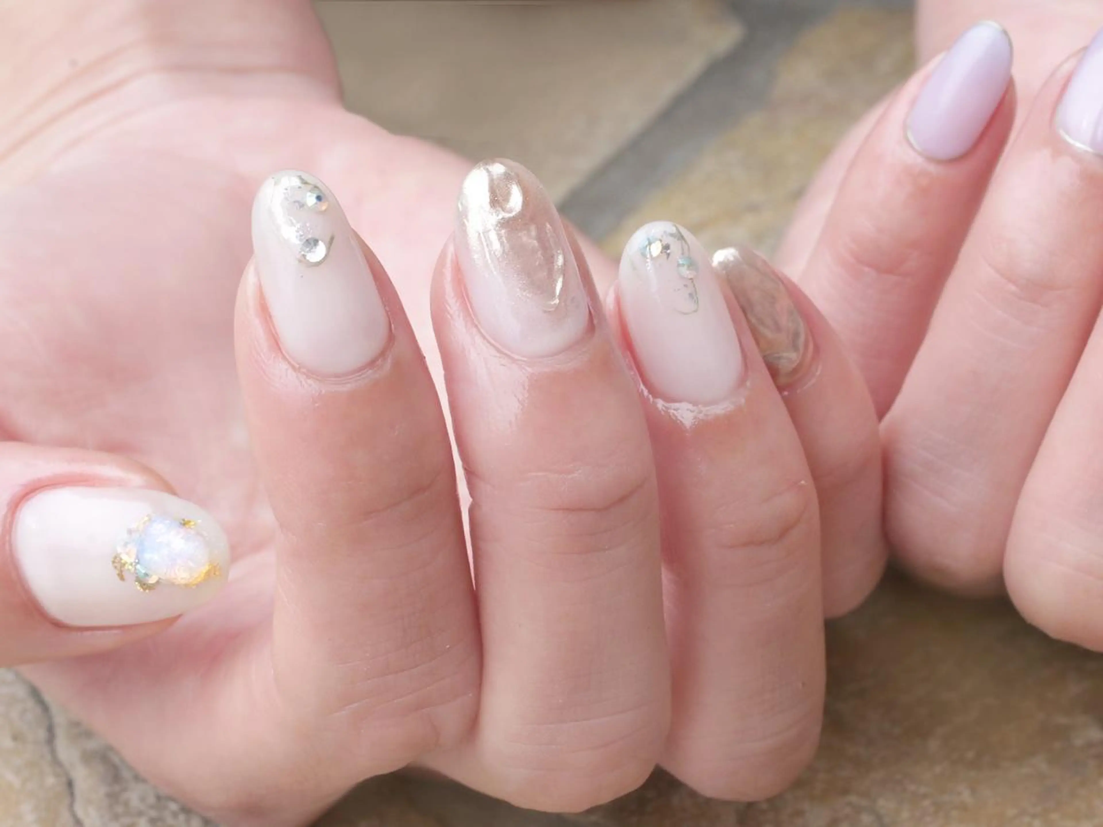 ミディアム ネイル アートネイル ツメトマツゲ .のネイルデザイン