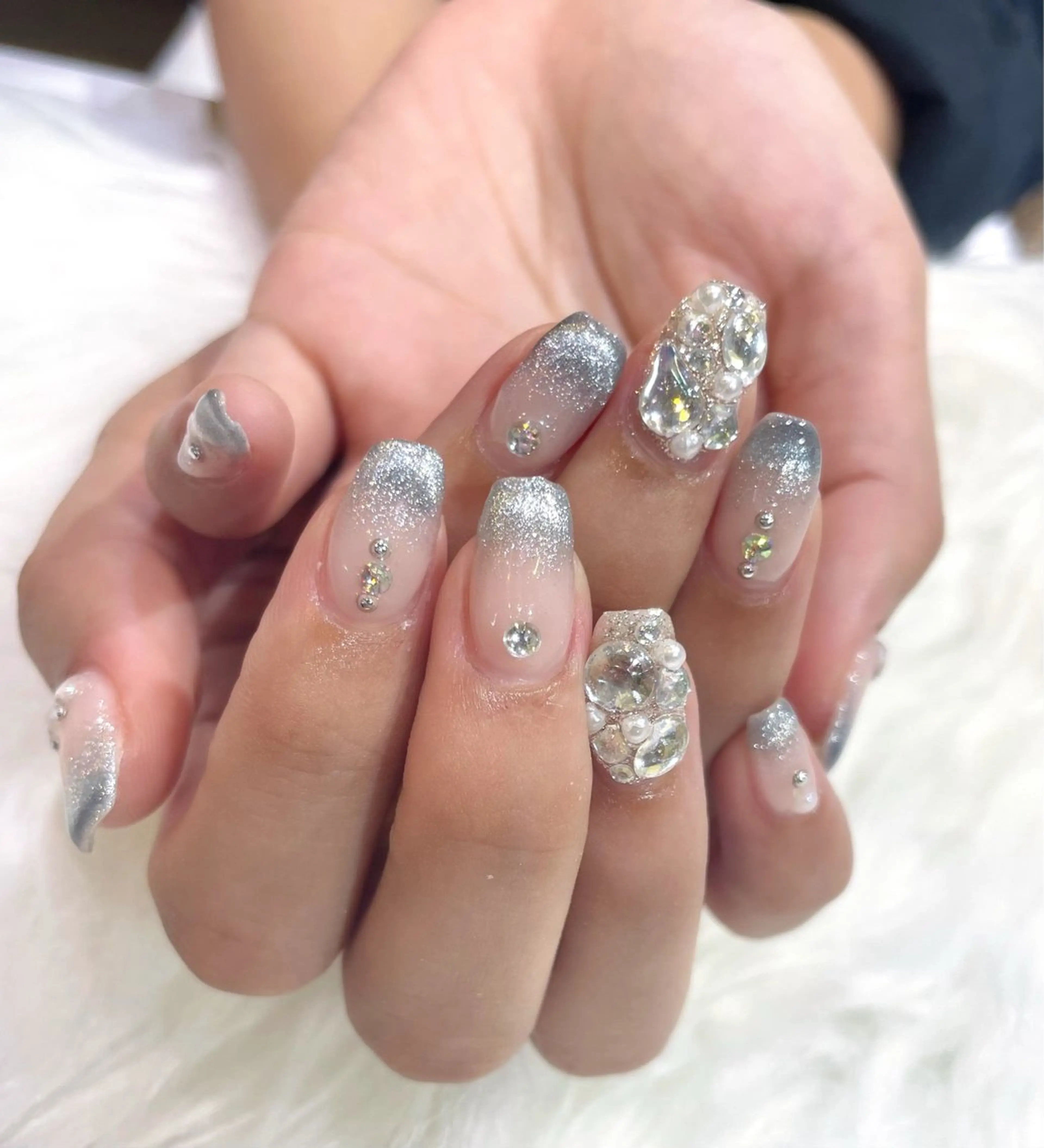 ネイル キラキラネイル 水色 マグネットネイル ハンドネイル jujur HARUKA🌸のネイルデザイン