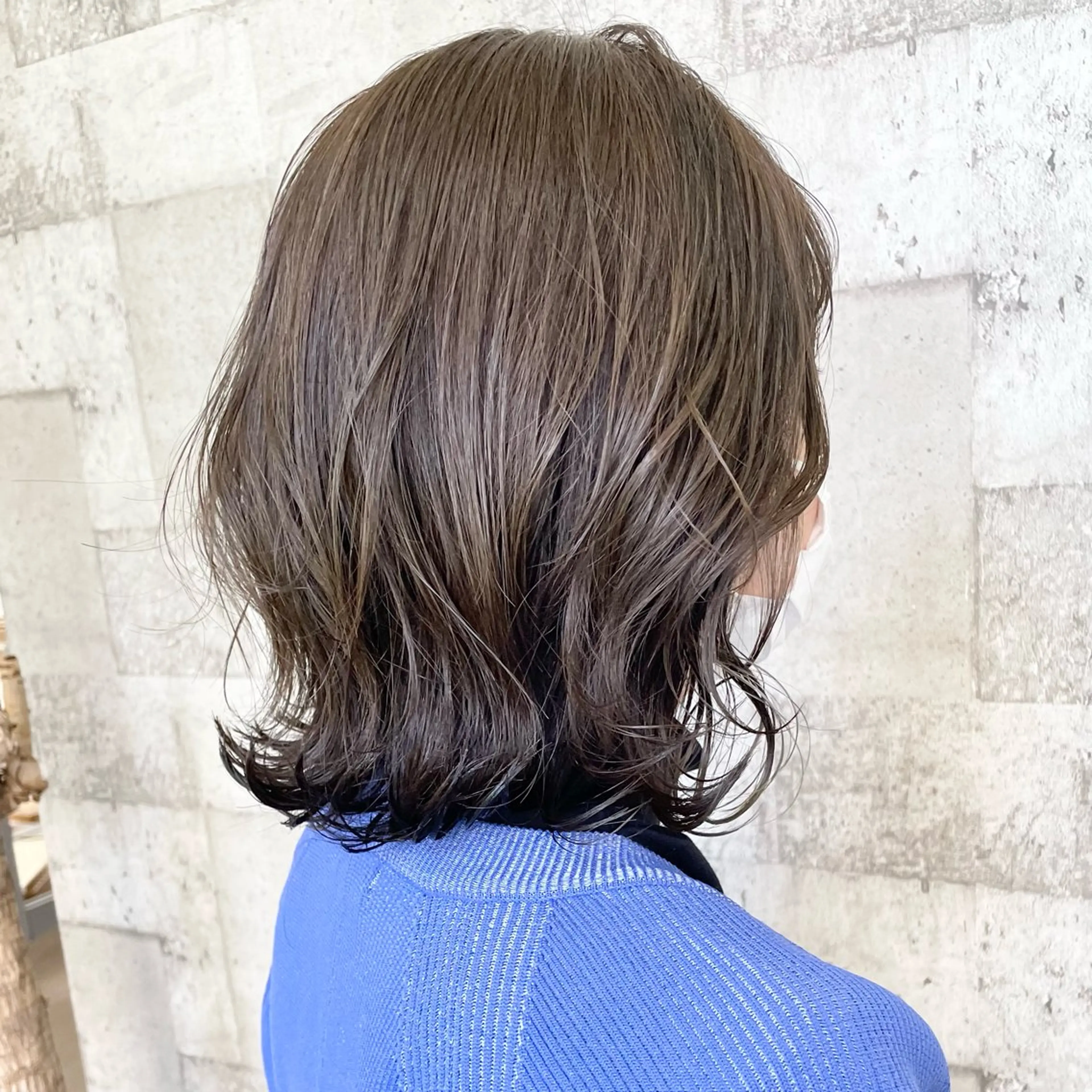 ミディアム カラー アッシュ アッシュグレー 髪質改善 外ハネヘア ヘアカラー 村上 遥香 店長スタイリストのヘアスタイル