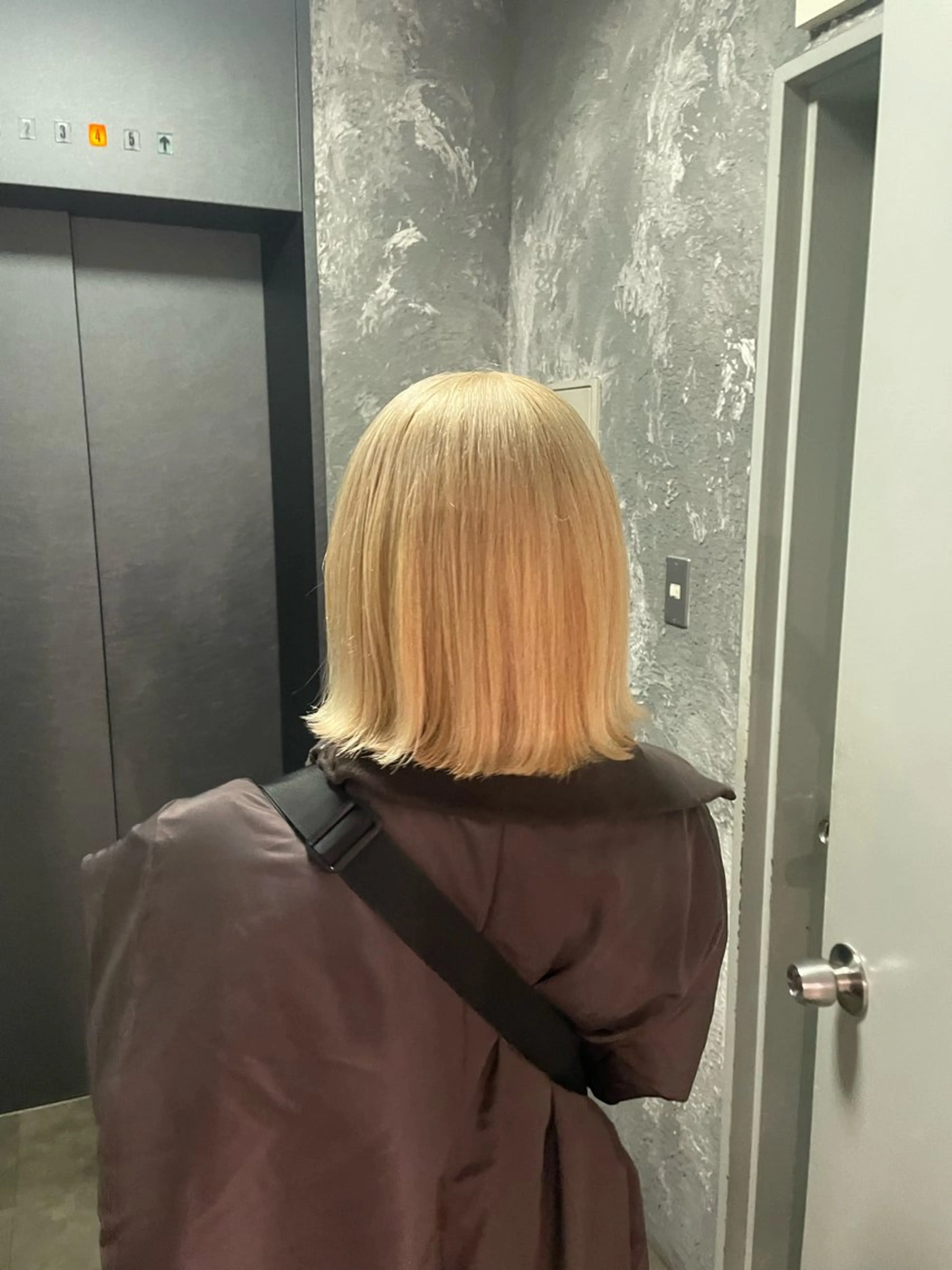 ミディアム カラー ヘアカラー ハイトーン 横浜💞ミオのヘアスタイル