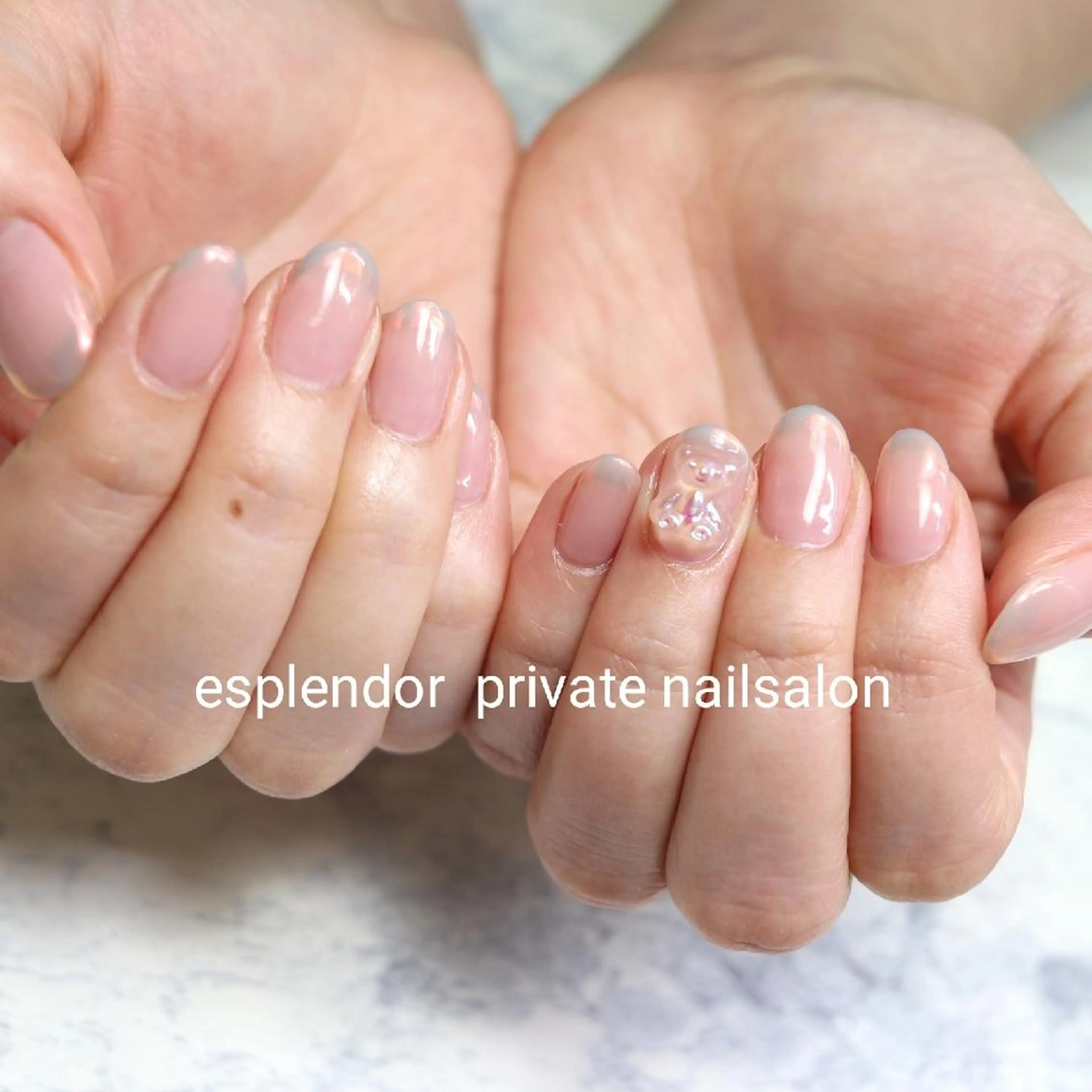 ネイル オーロラネイル フレンチネイル esplendor  エスプレンドル所属・esplendor  エスプレンドルのネイルデザイン