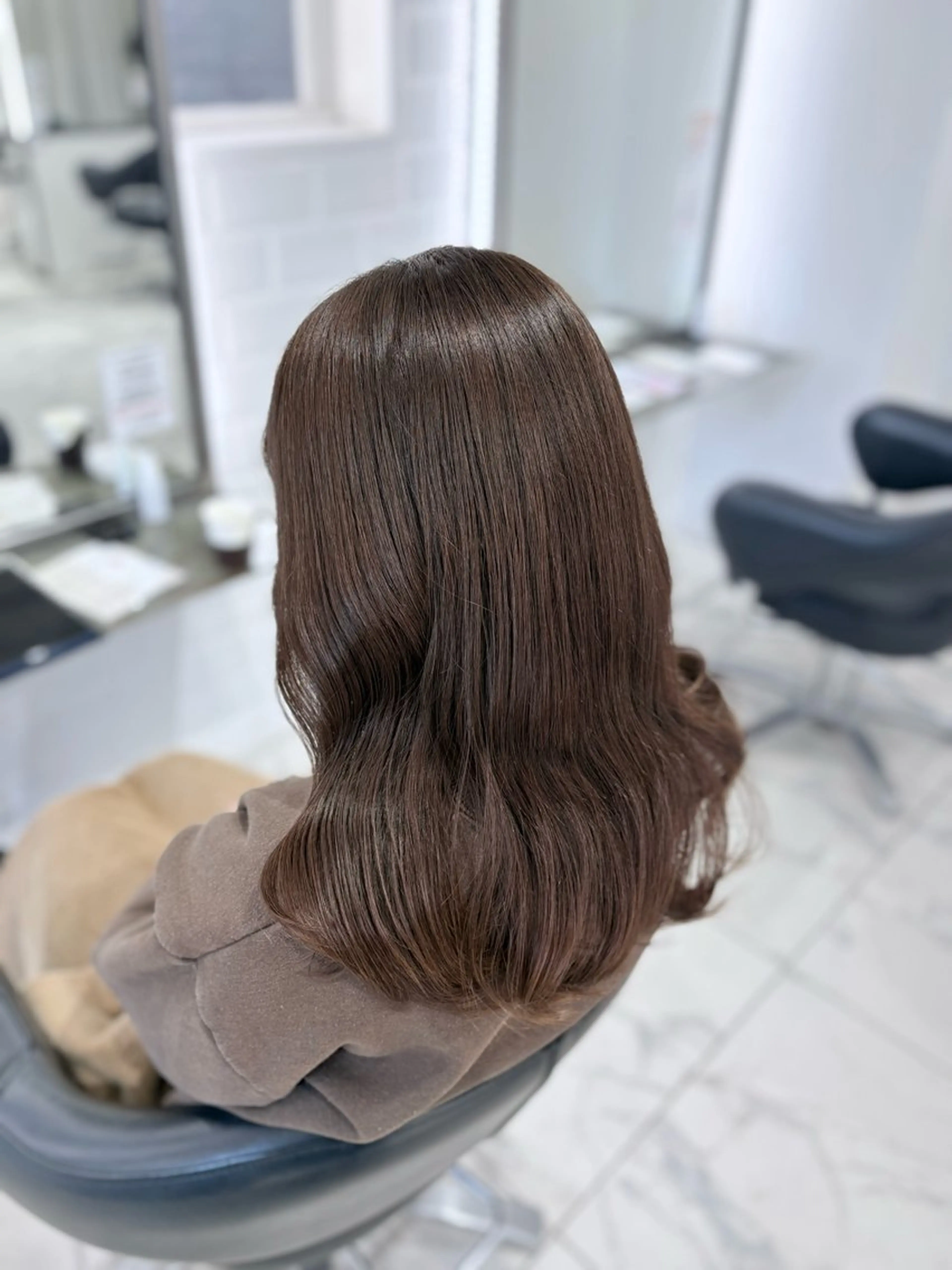 セミロング カラー グレージュ カット ヘアカラー トリートメント 透明感カラー/ 岡田澪香のヘアスタイル
