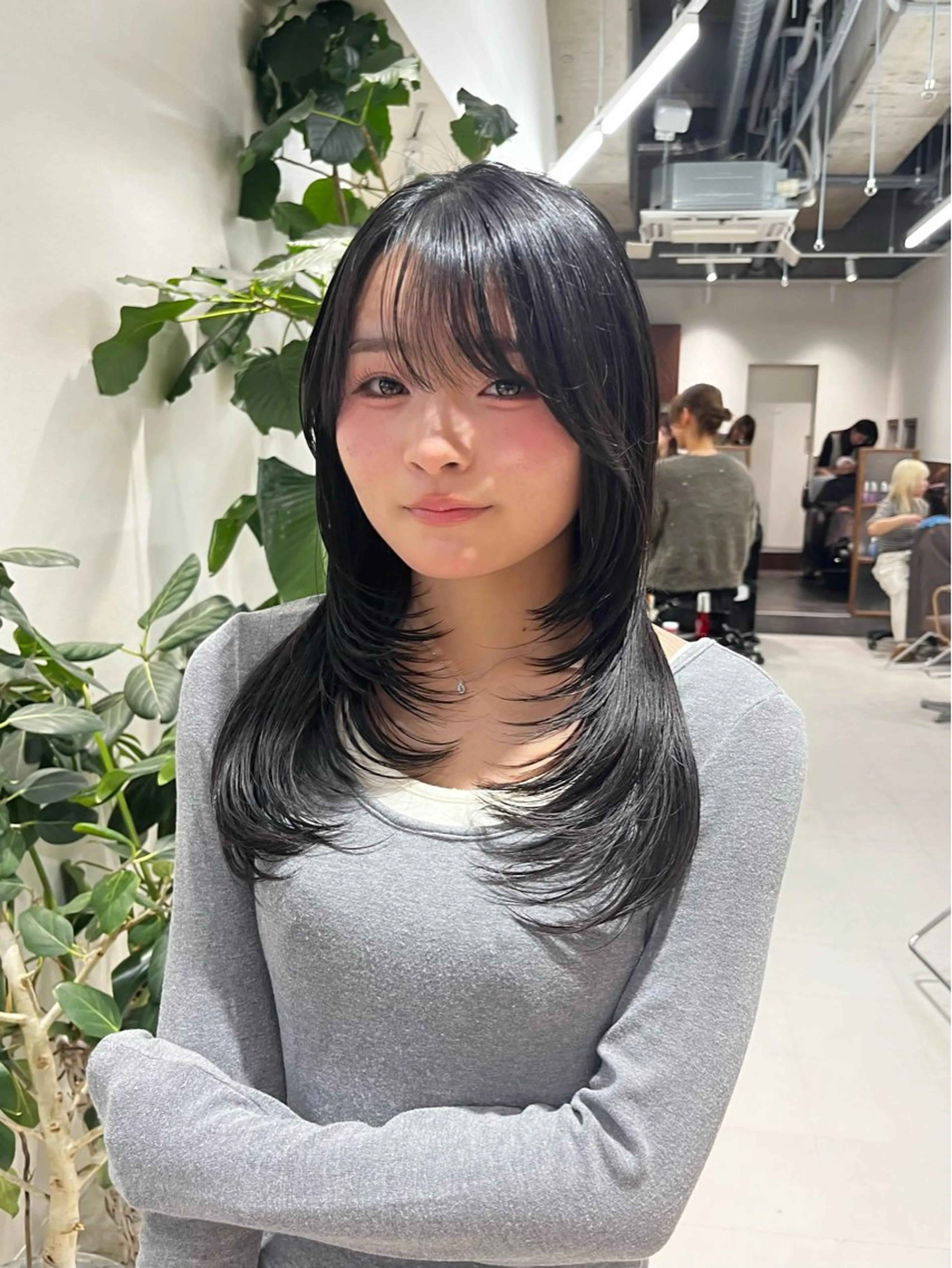 ロング カラー ブラウンカラー ダークブラウン レイヤーカット カット ヘアカラー トリートメント レイヤーカット/カラ ー/U24/河野凜のヘアスタイル